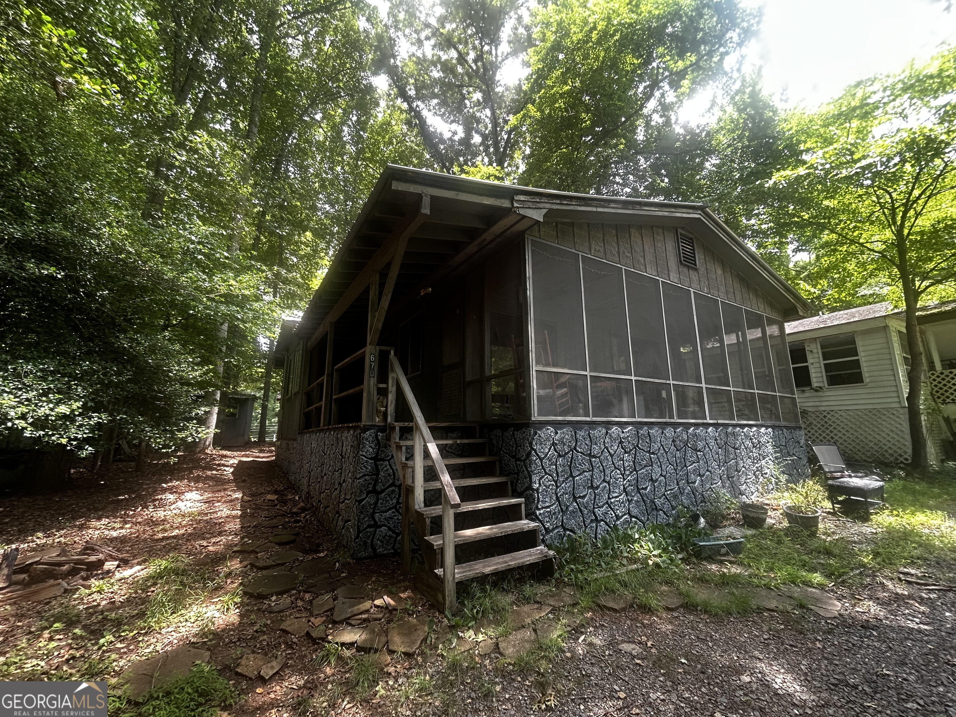 670 Ruby Lake Drive Property Photo 5