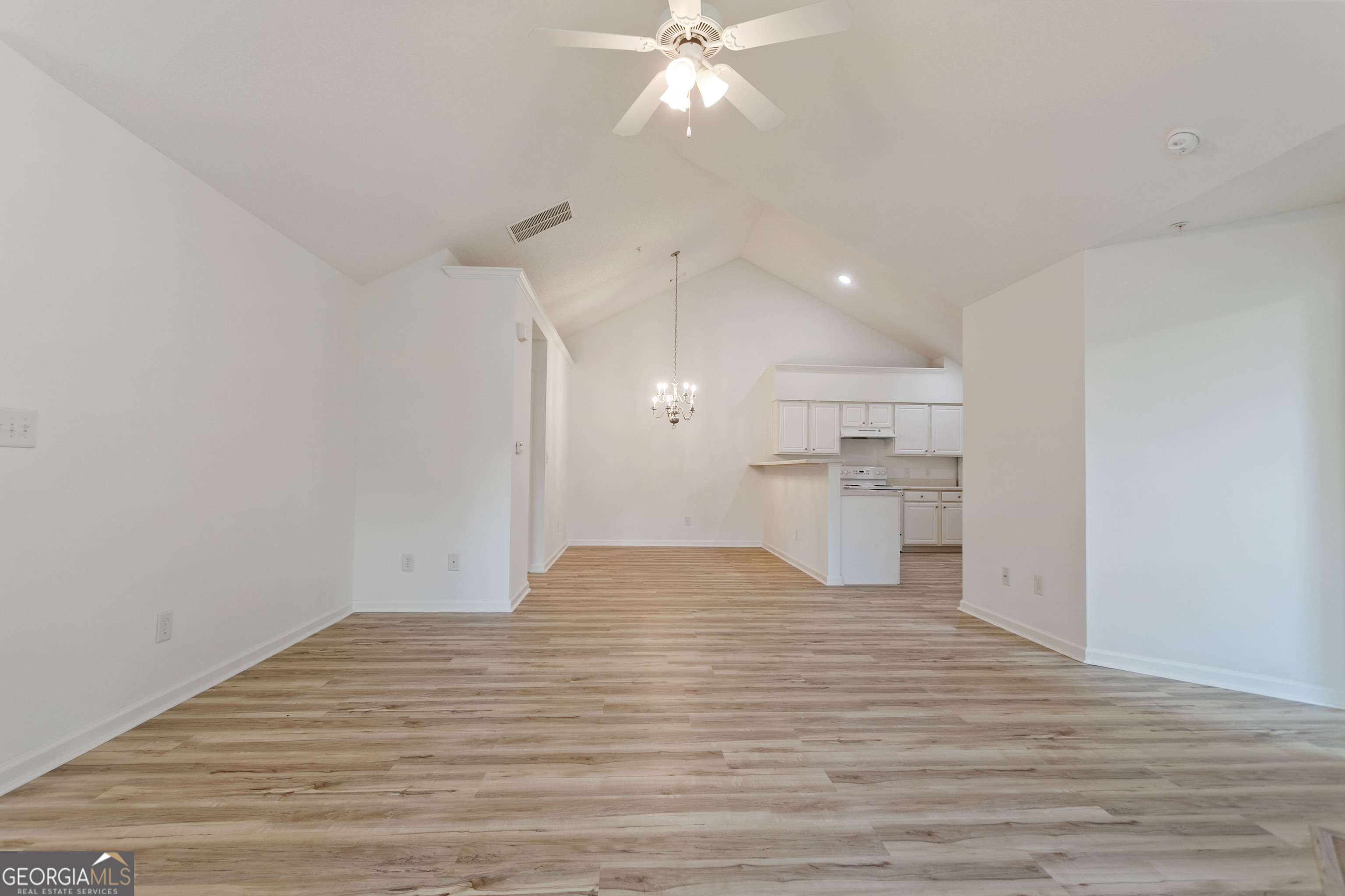 400 Silver Summit Drive Se Property Photo 6