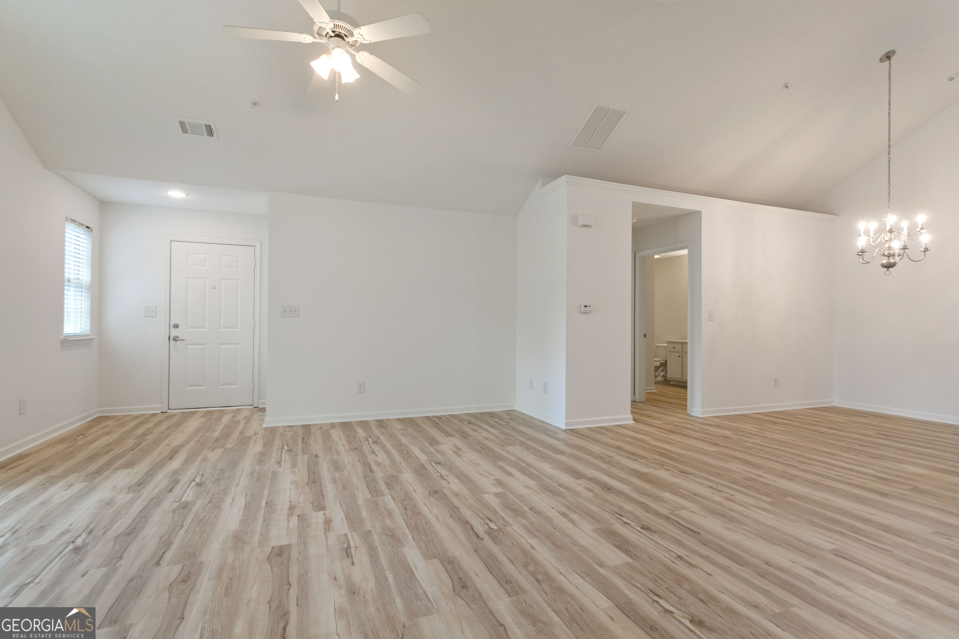 400 Silver Summit Drive Se Property Photo 8