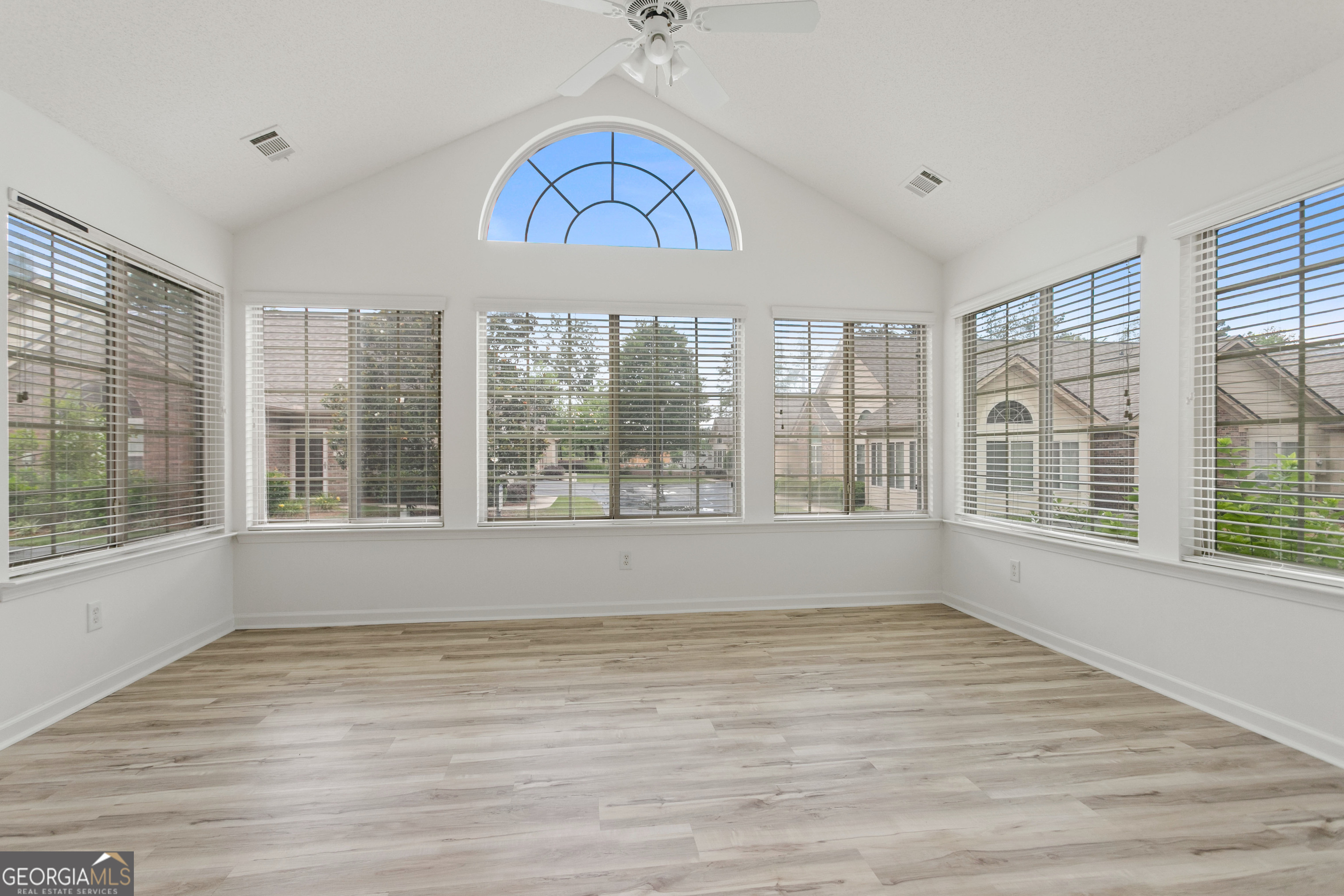 400 Silver Summit Drive Se Property Photo 14