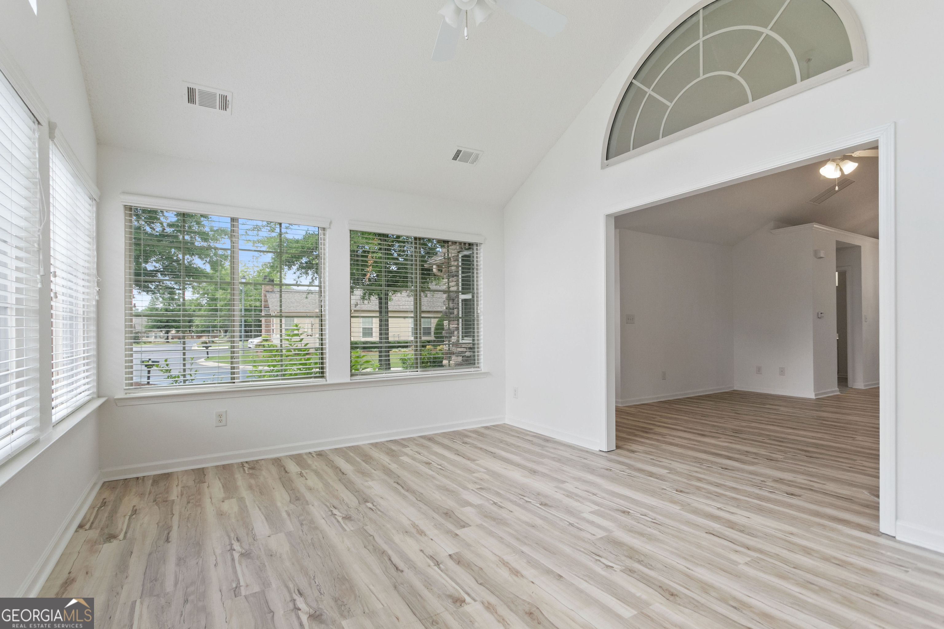400 Silver Summit Drive Se Property Photo 16