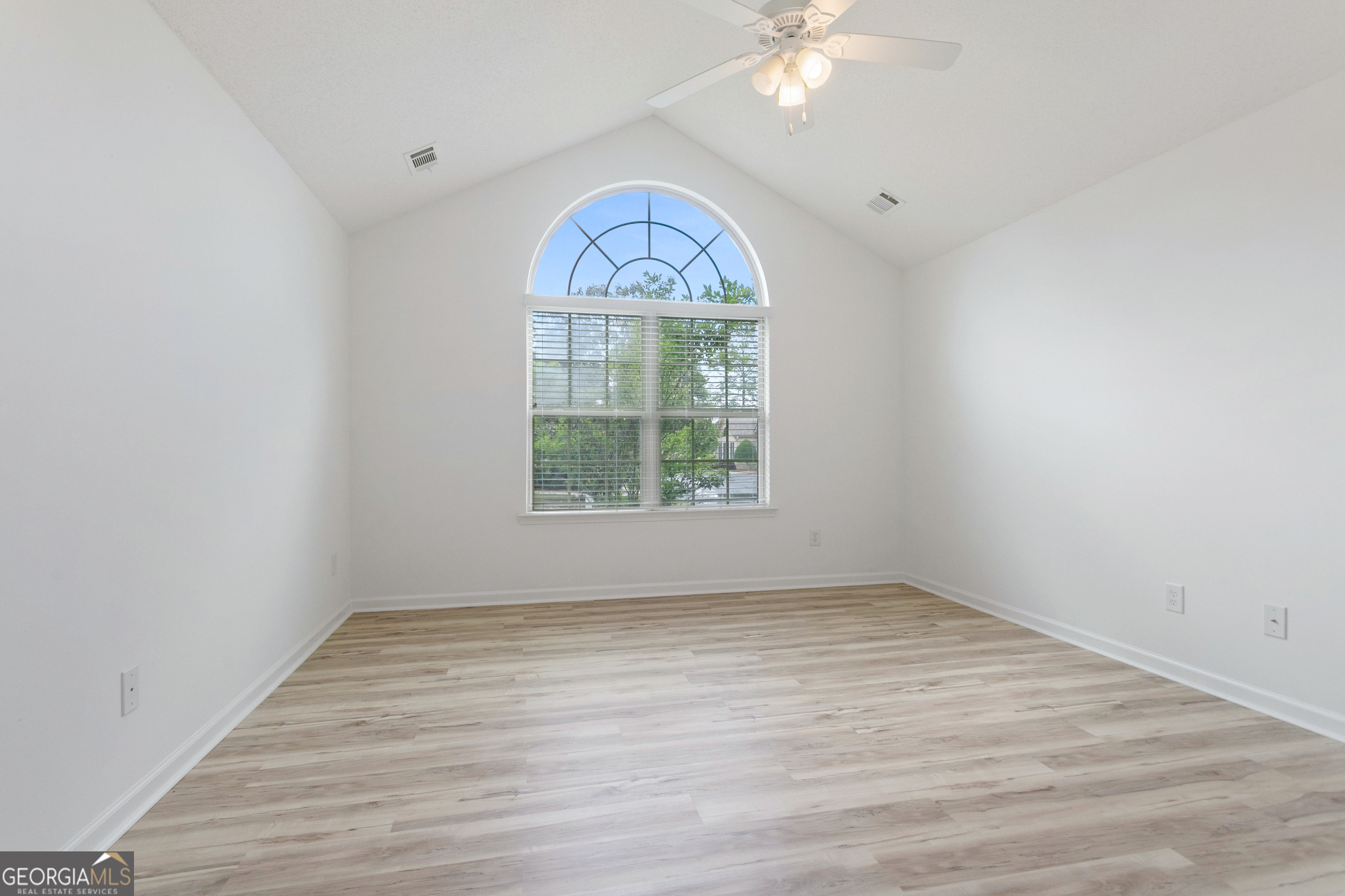 400 Silver Summit Drive Se Property Photo 17