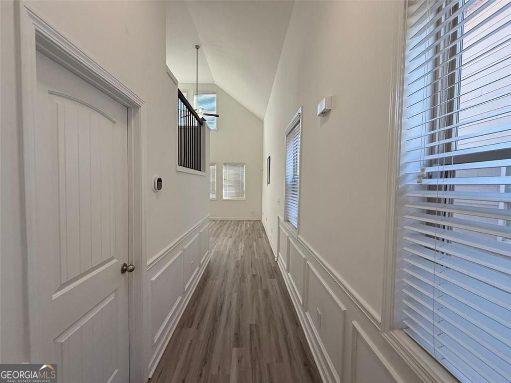 2450 Oakleaf Circle Property Photo 5