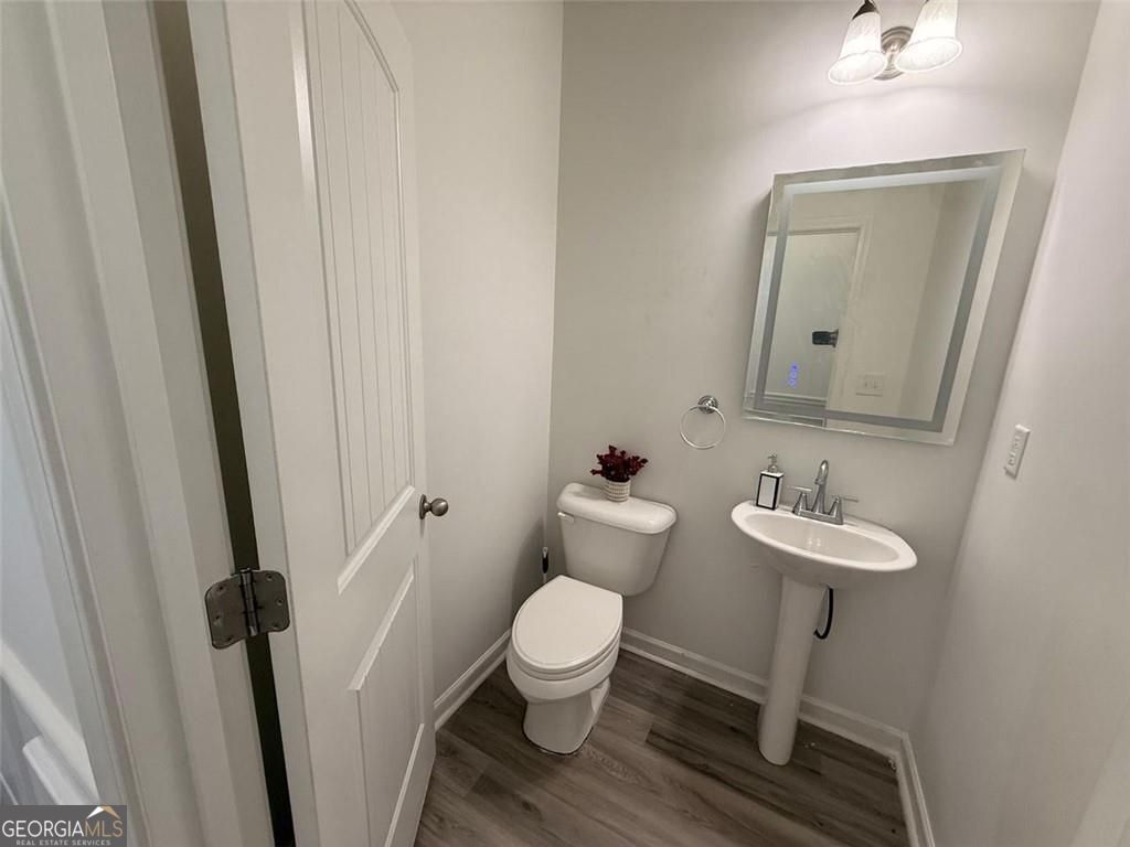 2450 Oakleaf Circle Property Photo 6