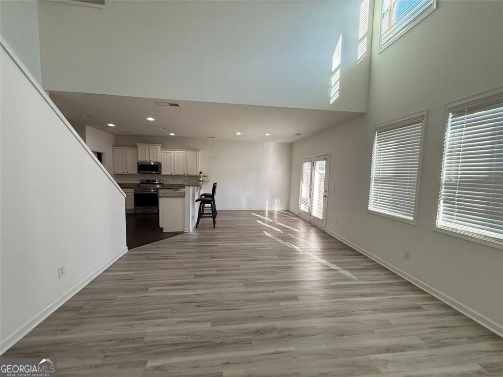 2450 Oakleaf Circle Property Photo 7