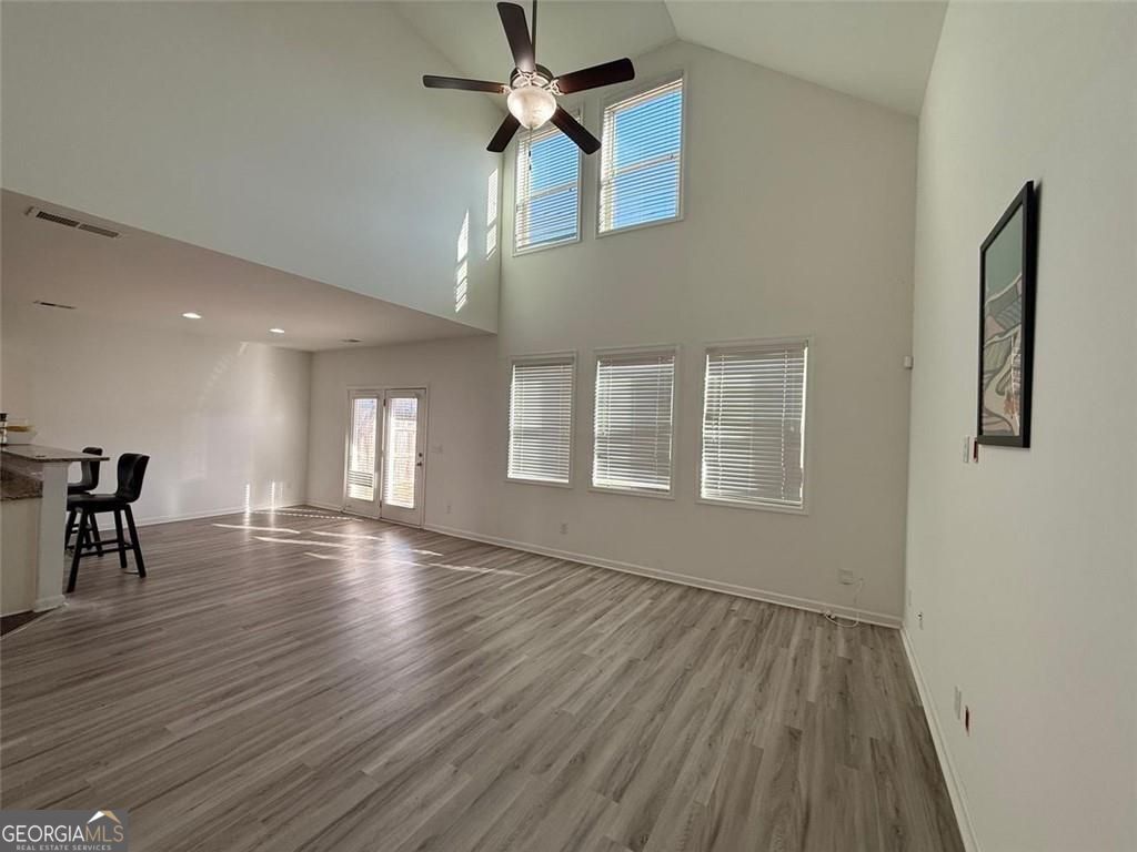 2450 Oakleaf Circle Property Photo 8