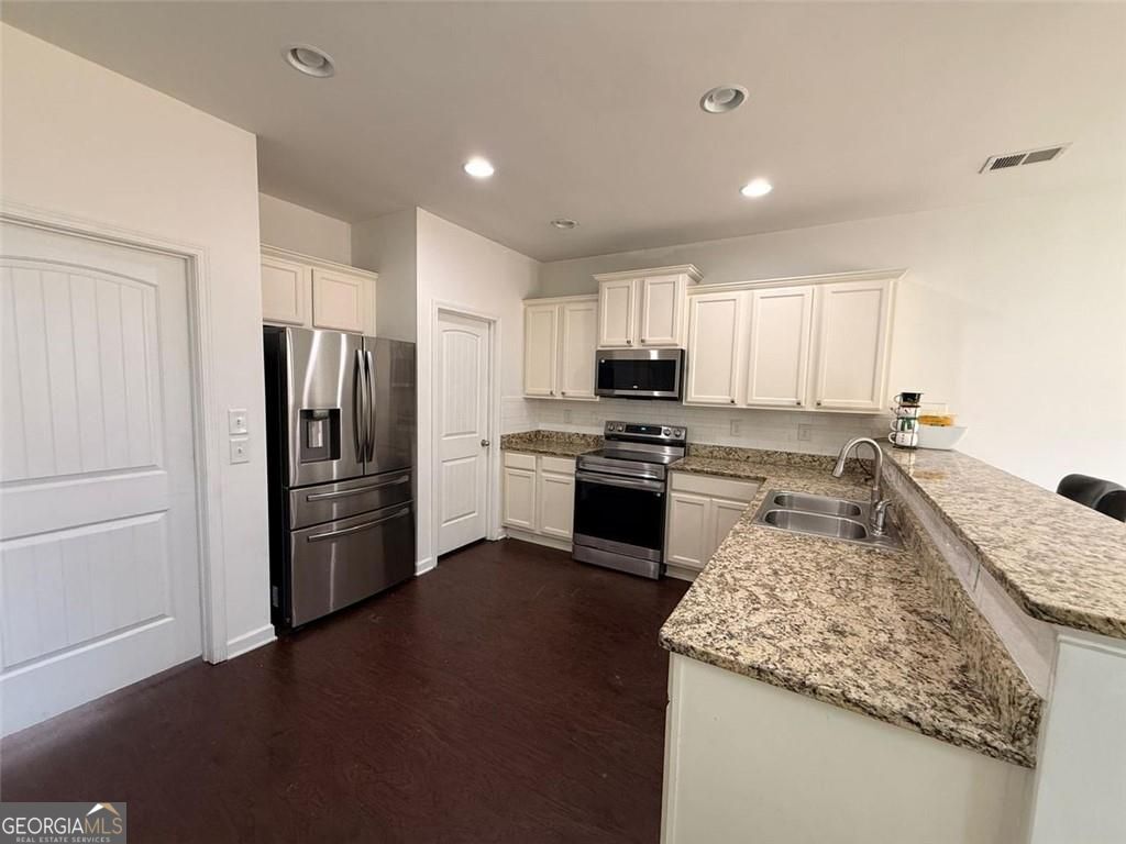 2450 Oakleaf Circle Property Photo 12