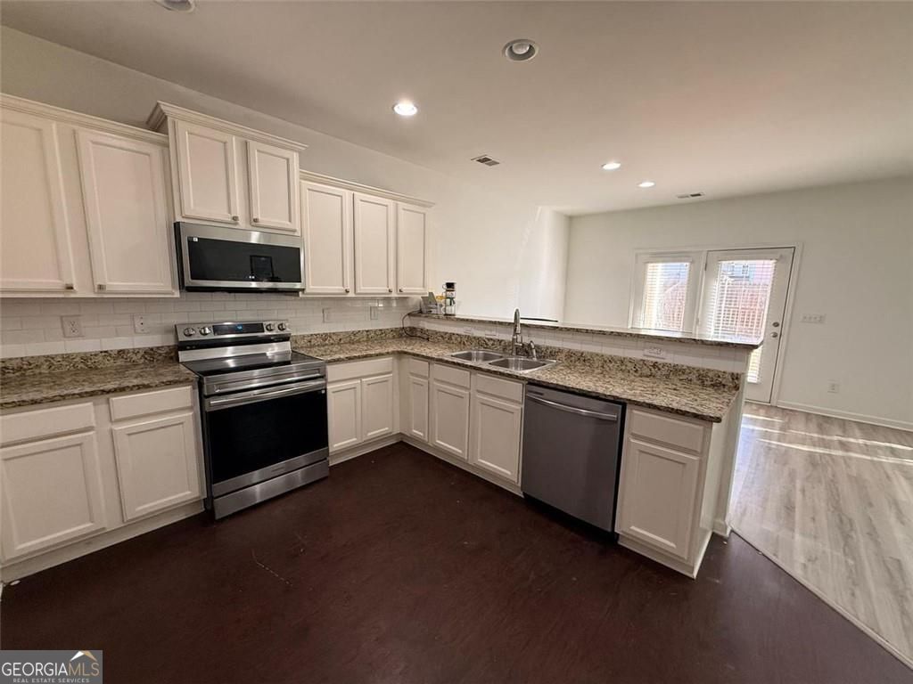 2450 Oakleaf Circle Property Photo 13