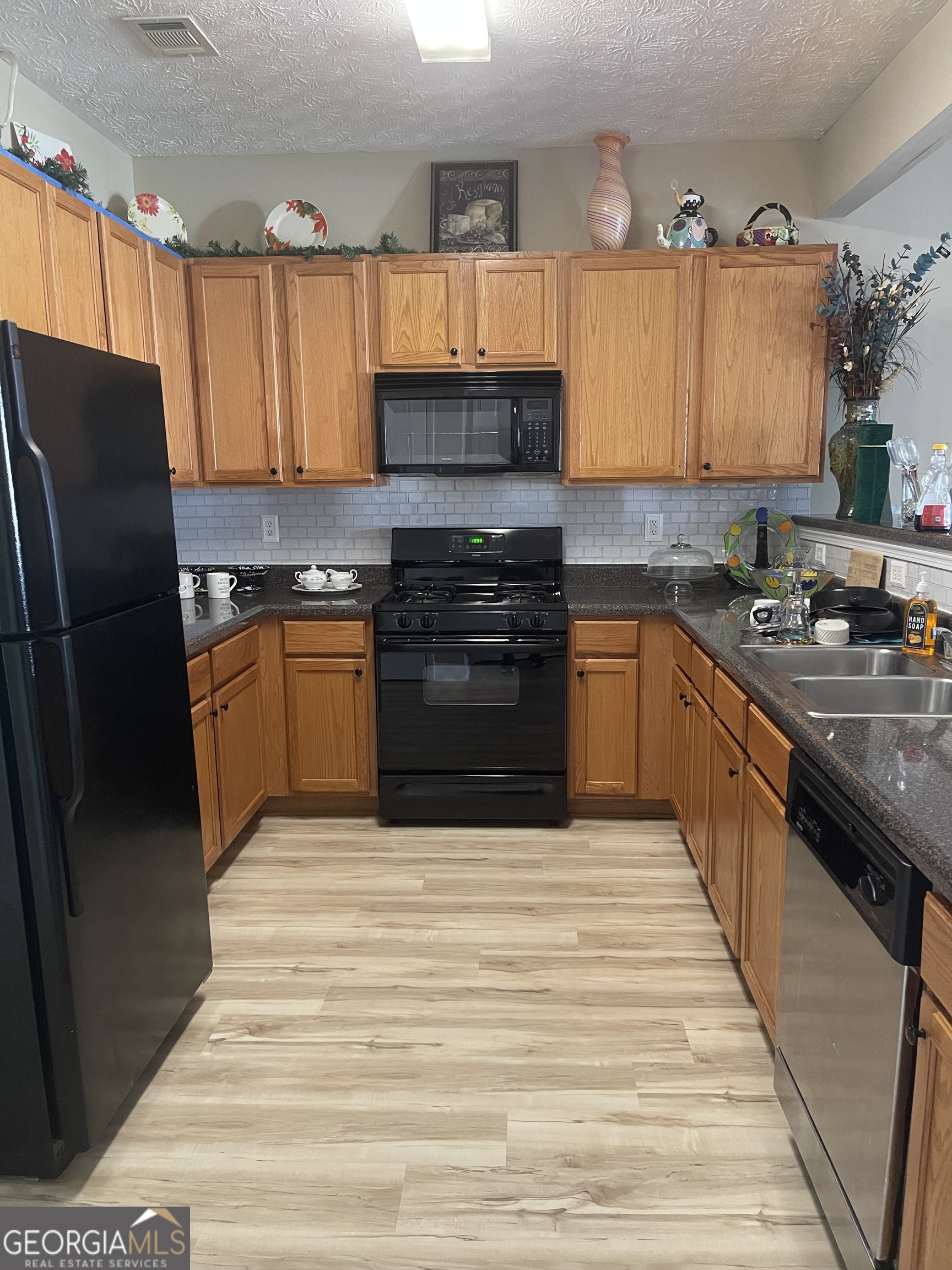 4911 Walden Lake Square Property Photo 4