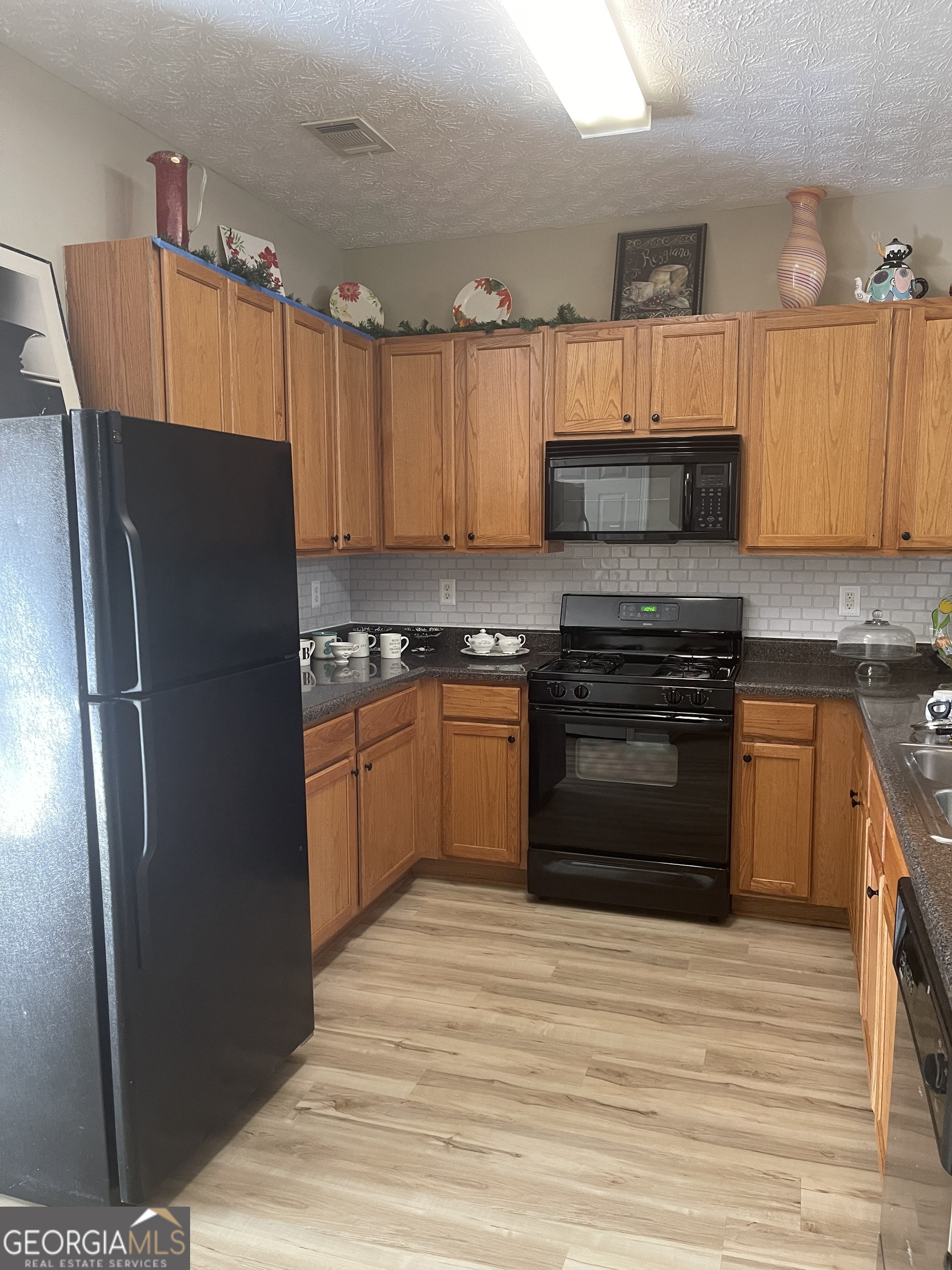 4911 Walden Lake Square Property Photo 6