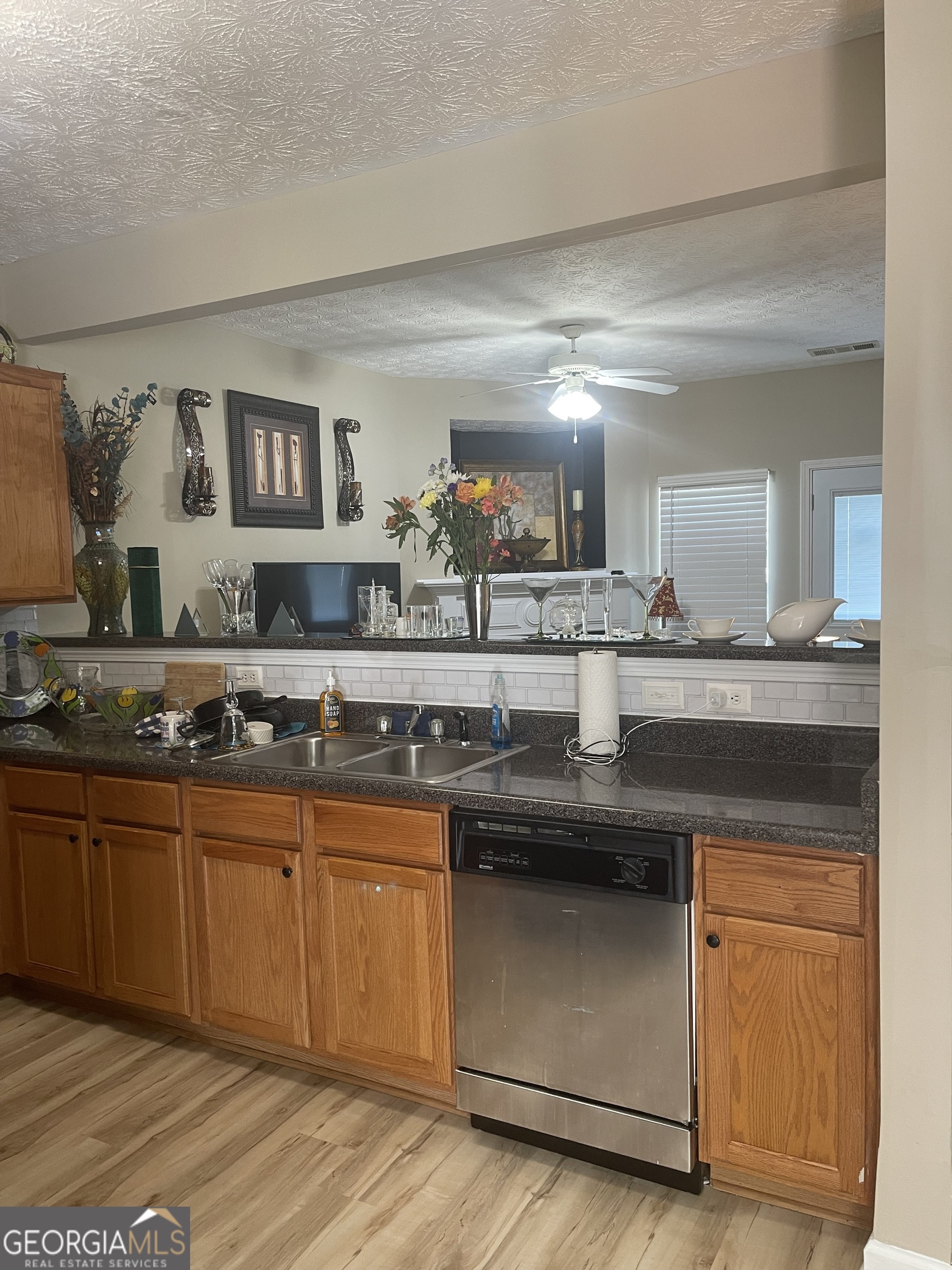 4911 Walden Lake Square Property Photo 8