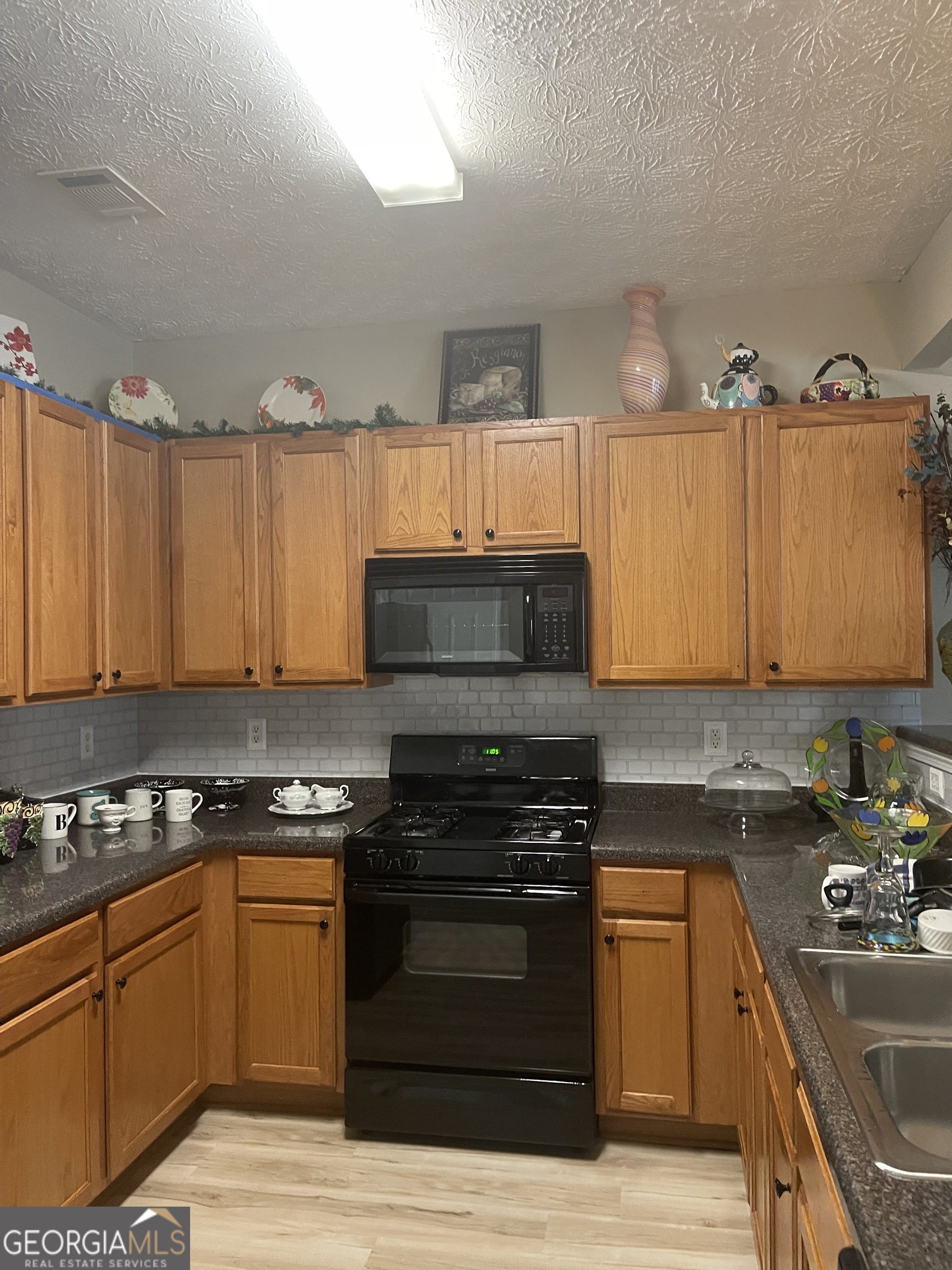 4911 Walden Lake Square Property Photo 6