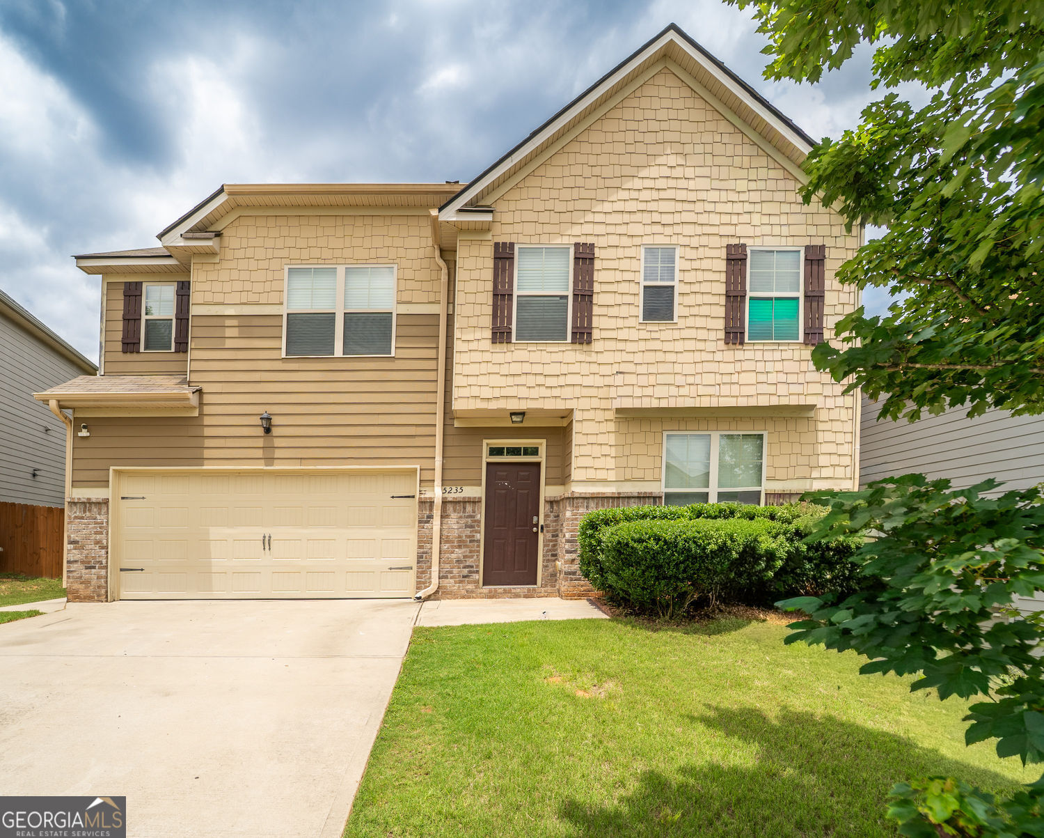 5235 Cantbury Way Property Photo 1