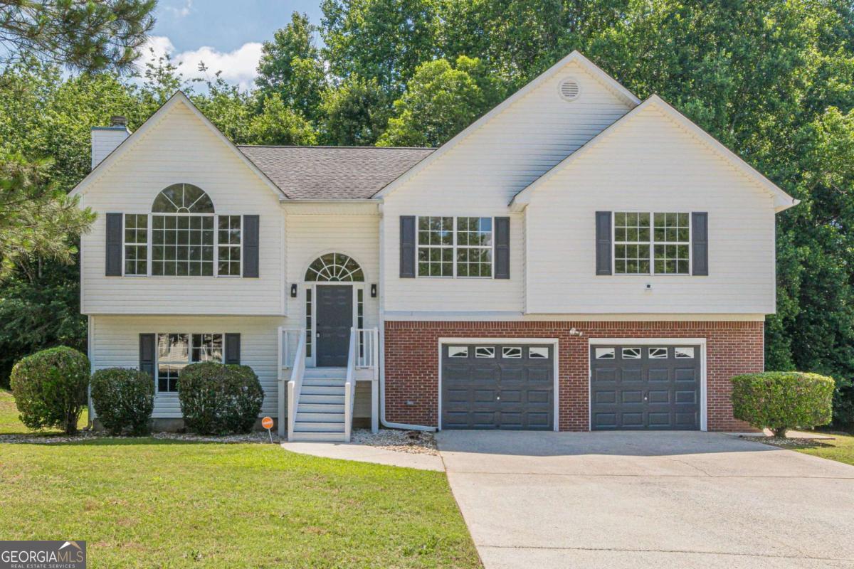 133 Four Oaks Drive Property Photo 1