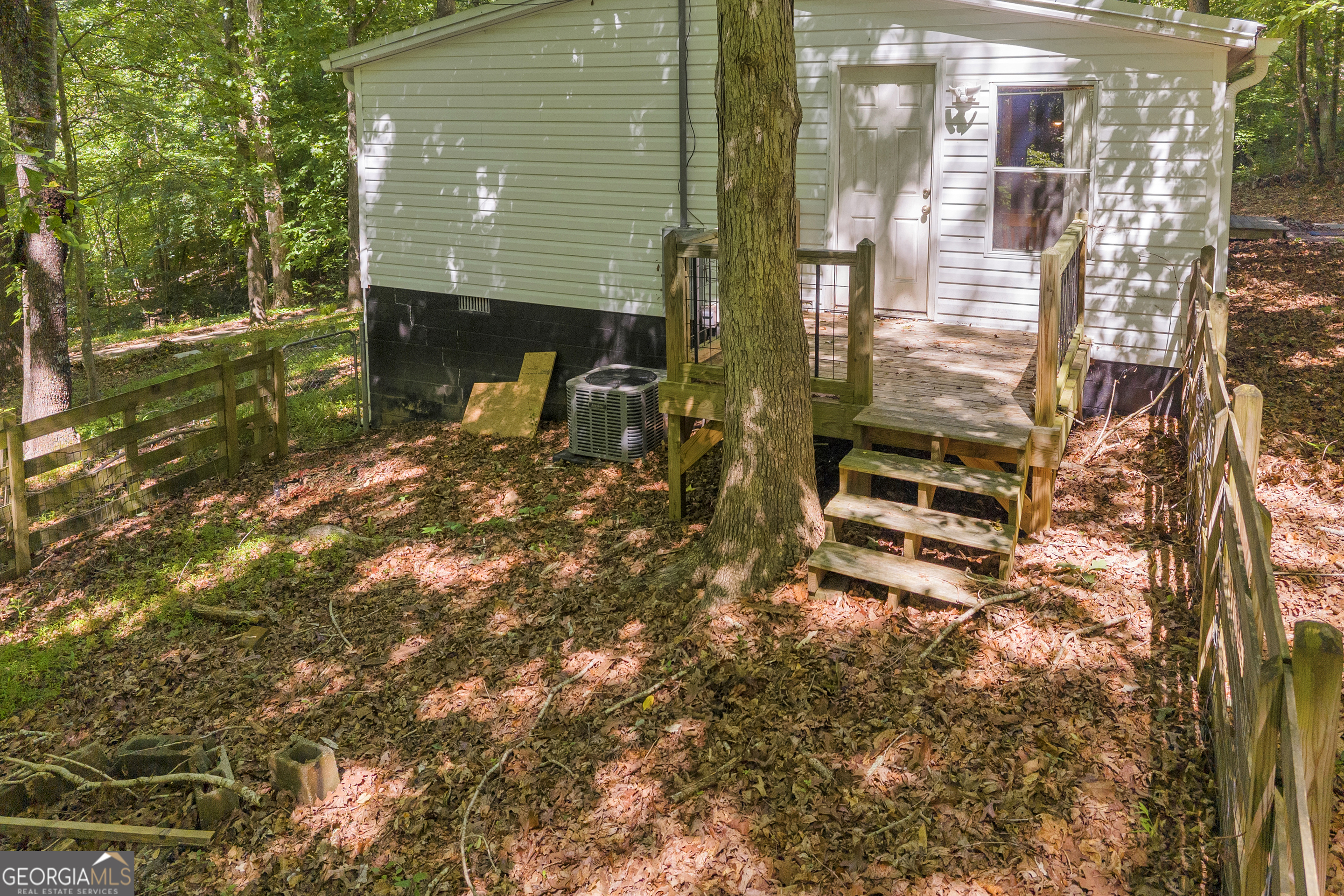 114 Lake Harbor Trail Property Photo 4