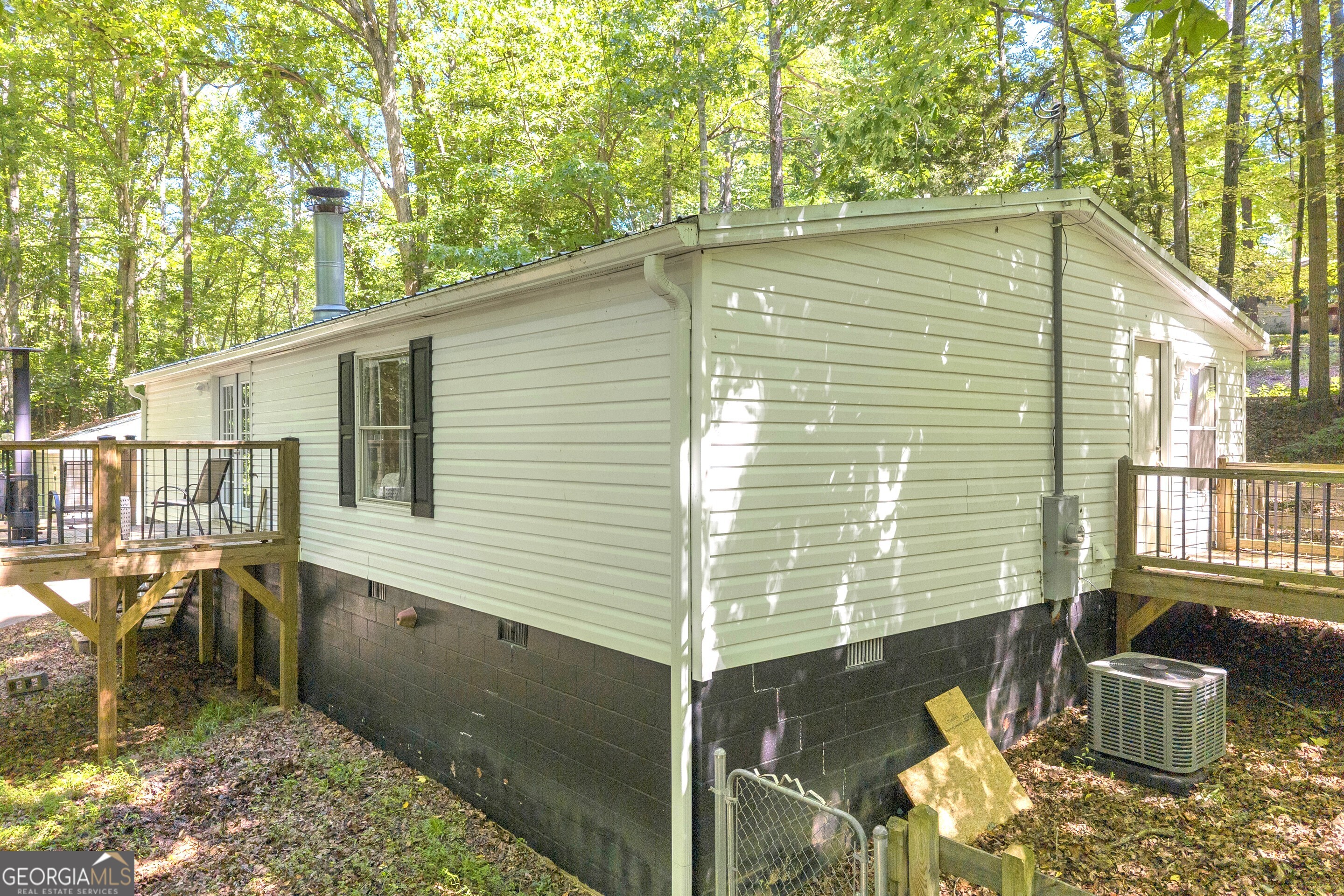 114 Lake Harbor Trail Property Photo 5
