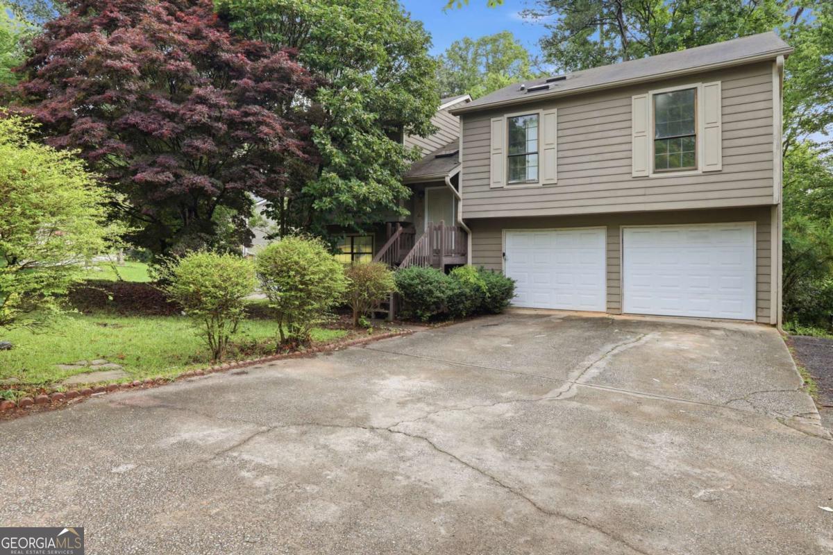 1648 Olde Oak Drive Property Photo 1