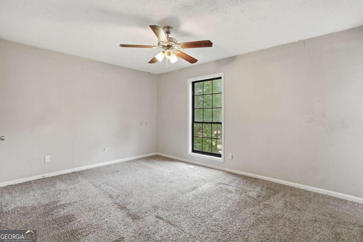 1648 Olde Oak Drive Property Photo 9