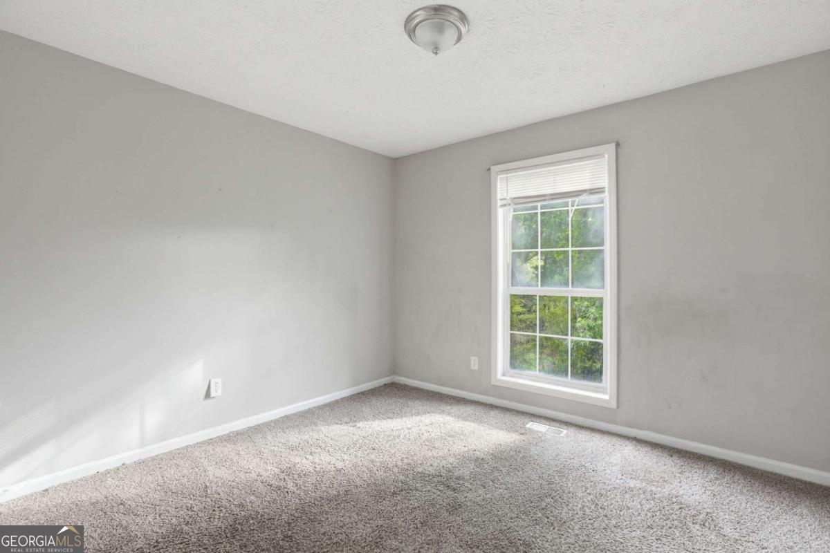 1648 Olde Oak Drive Property Photo 14