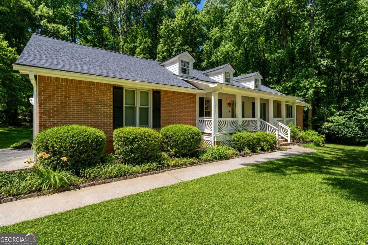 280 Deer Trace Drive Property Photo 3