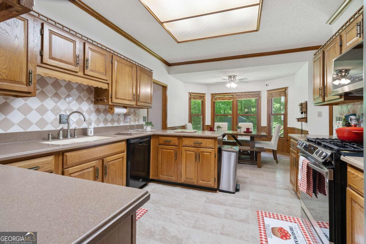 280 Deer Trace Drive Property Photo 11