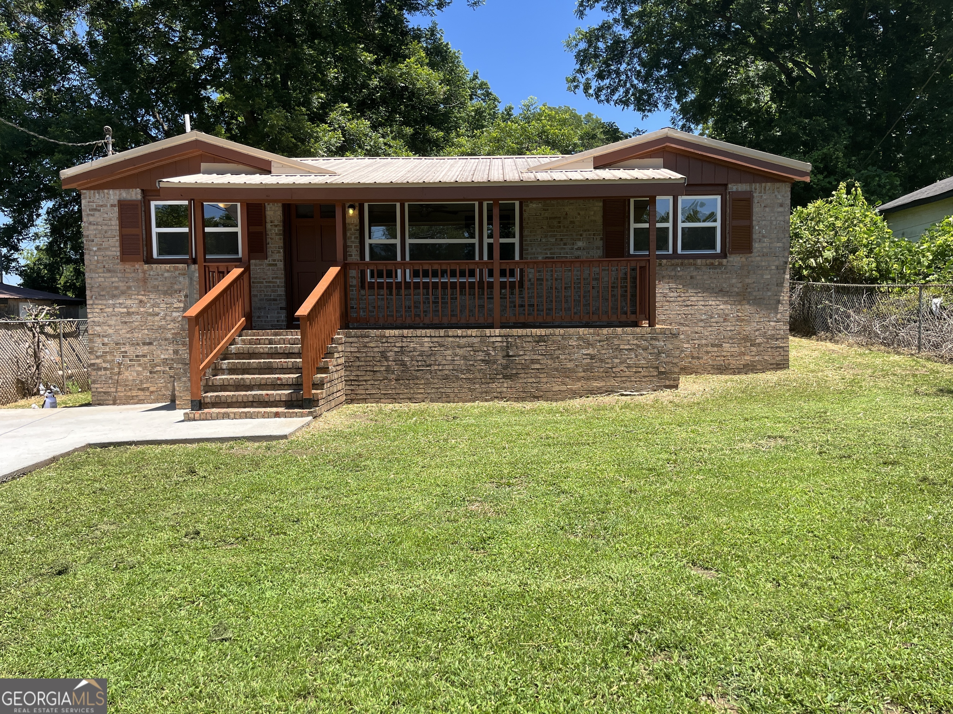 300 Hunt Circle Property Photo 1
