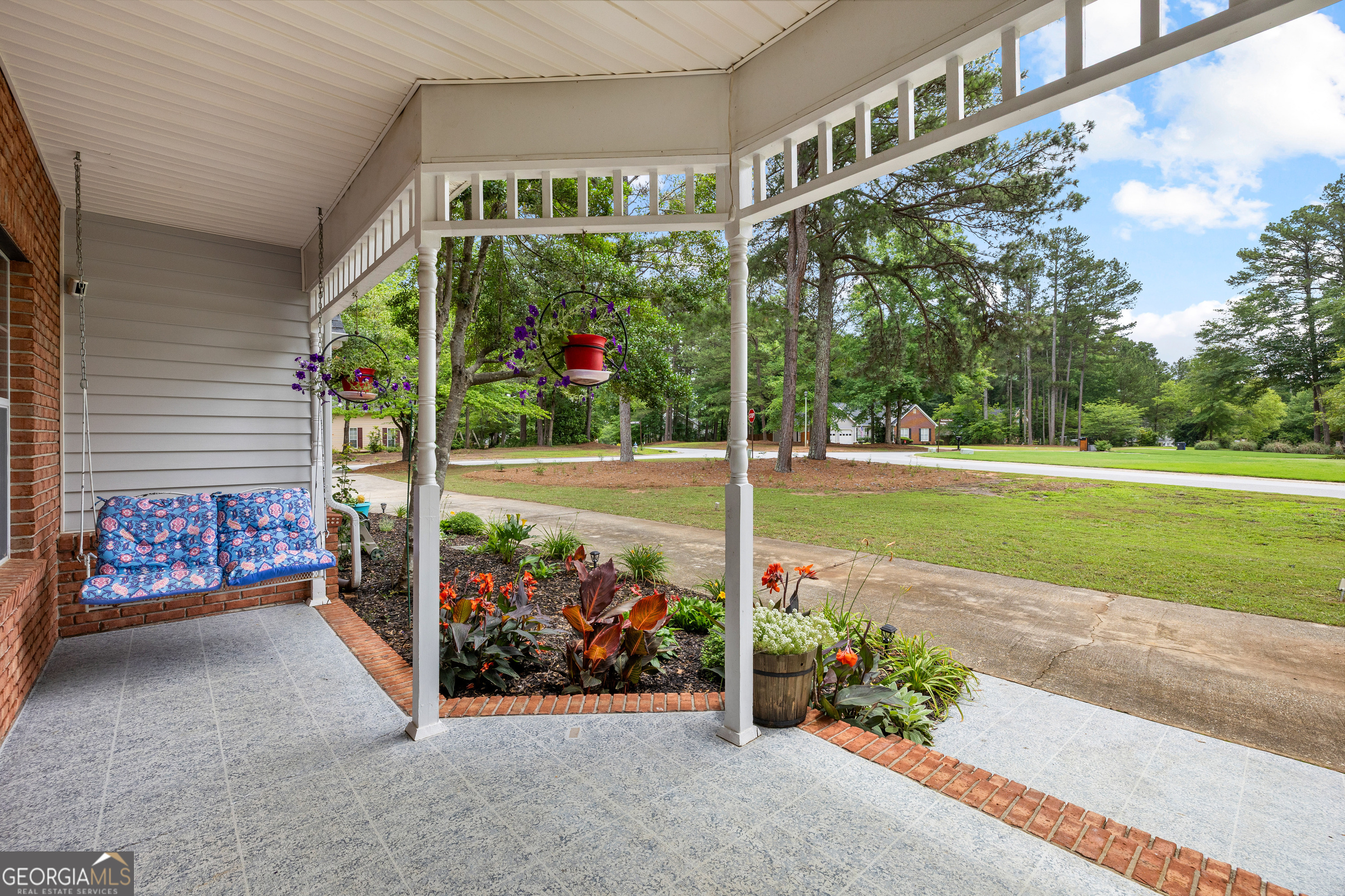 901 Huntington Place Property Photo 4