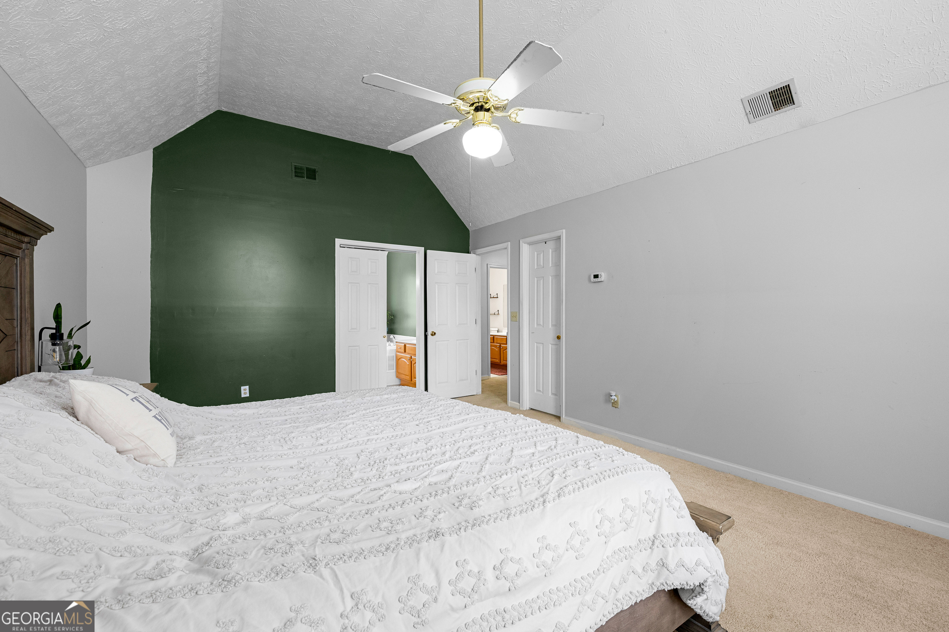 901 Huntington Place Property Photo 28