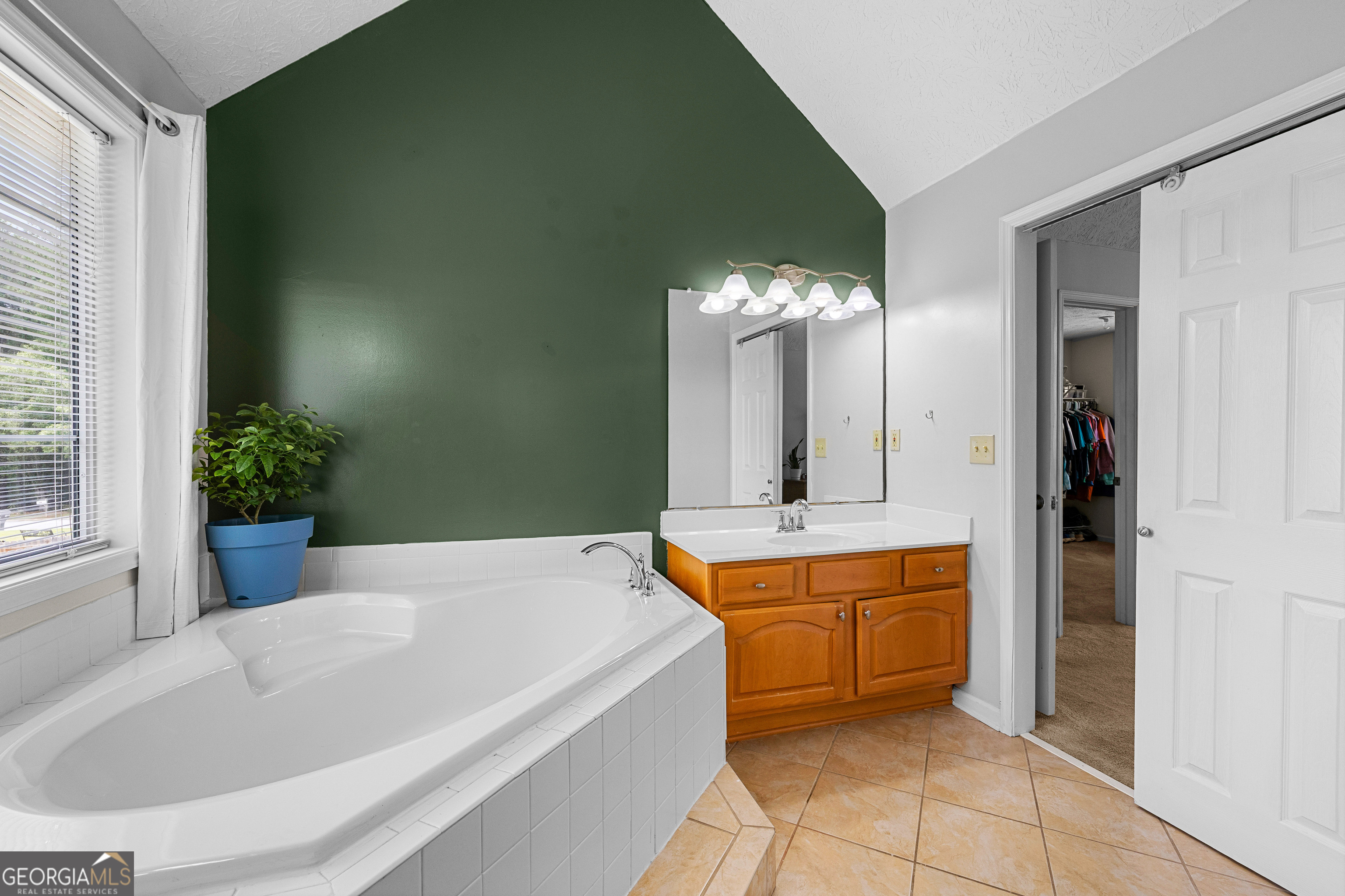 901 Huntington Place Property Photo 32