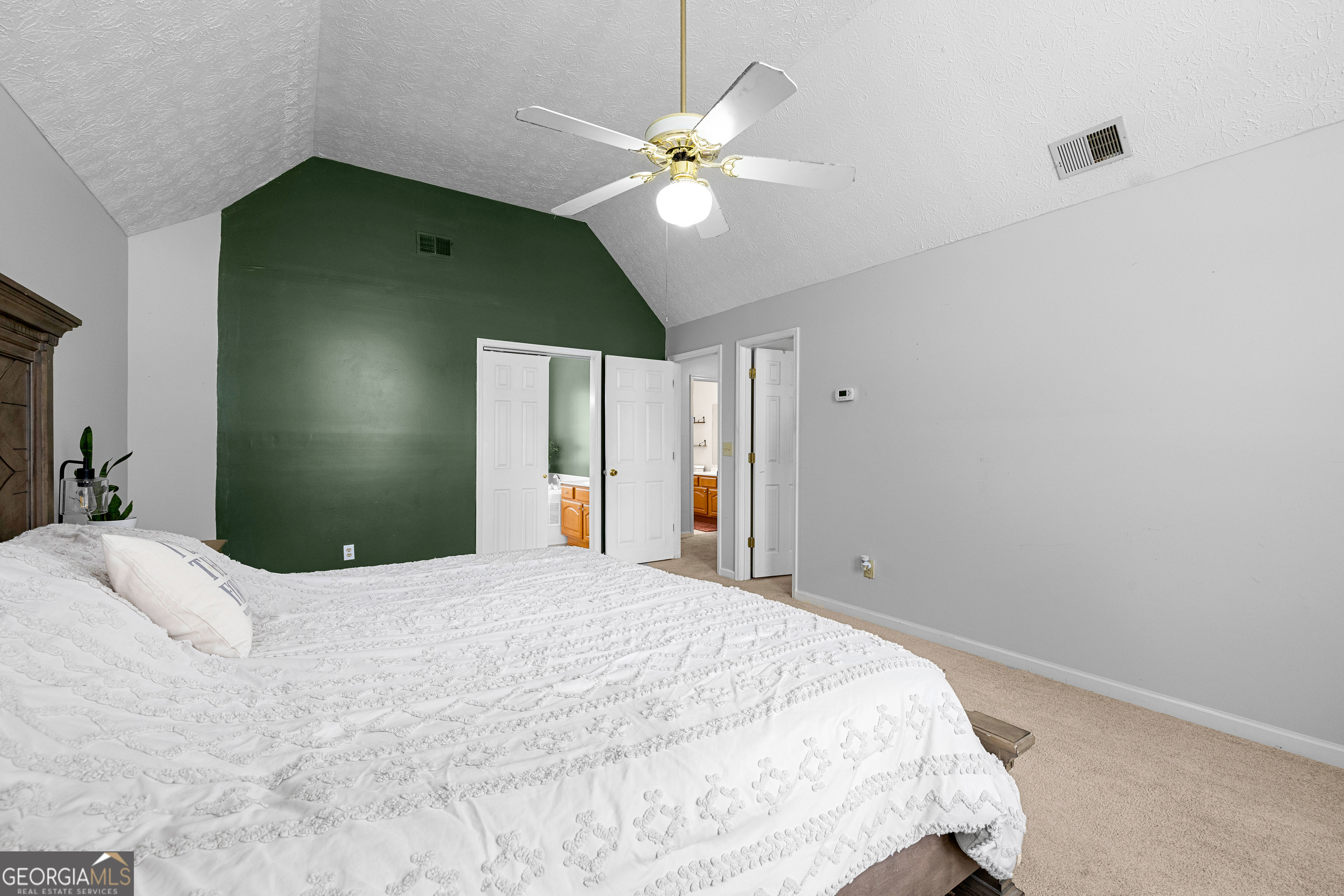901 Huntington Place Property Photo 33