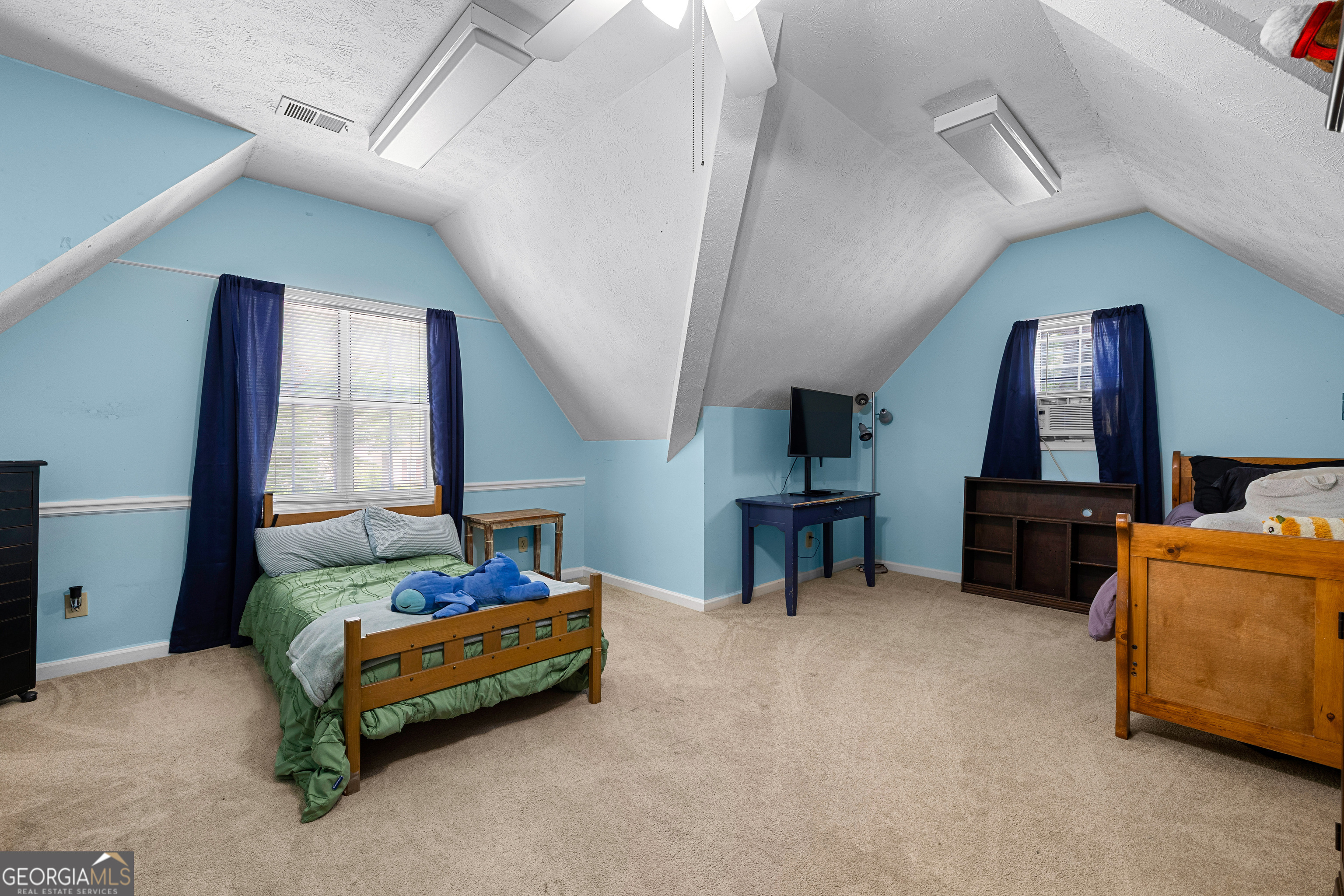 901 Huntington Place Property Photo 42