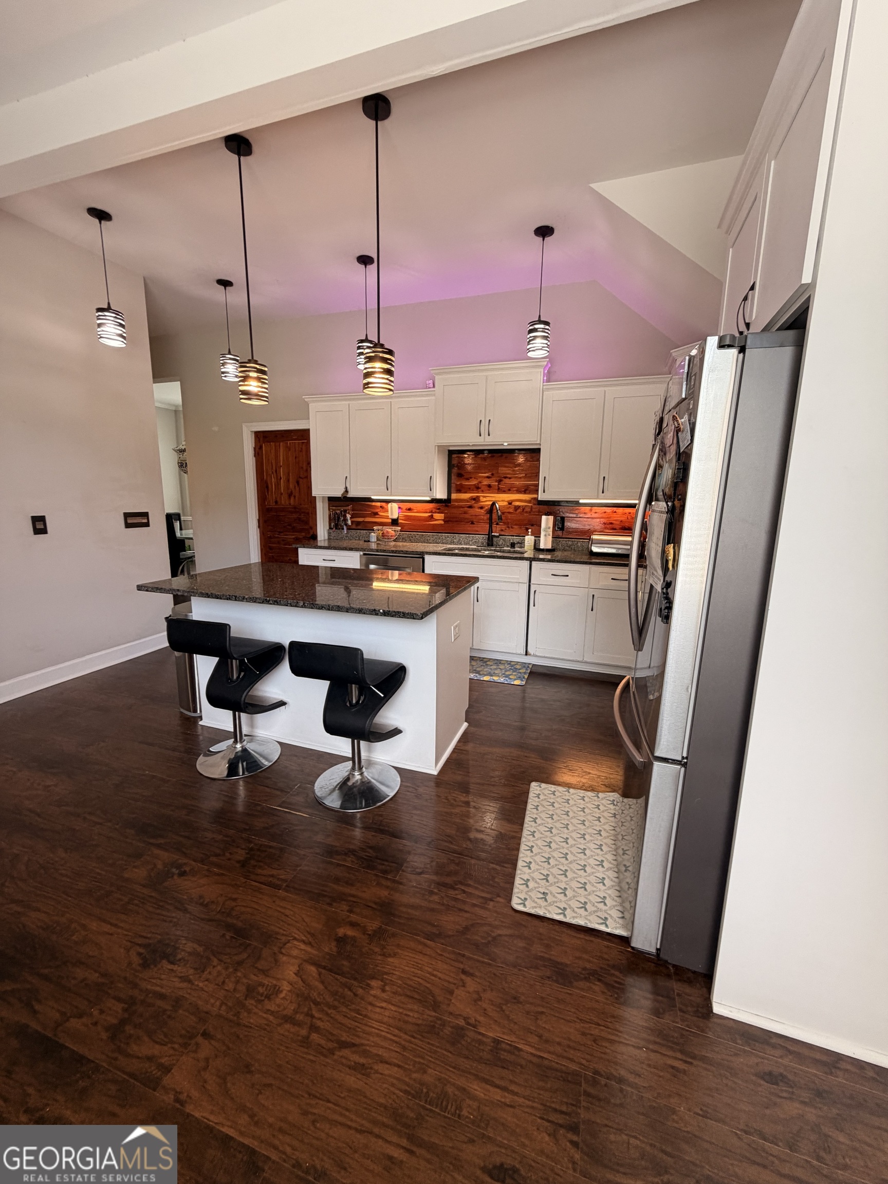 892 Perimeter Road Property Photo 15