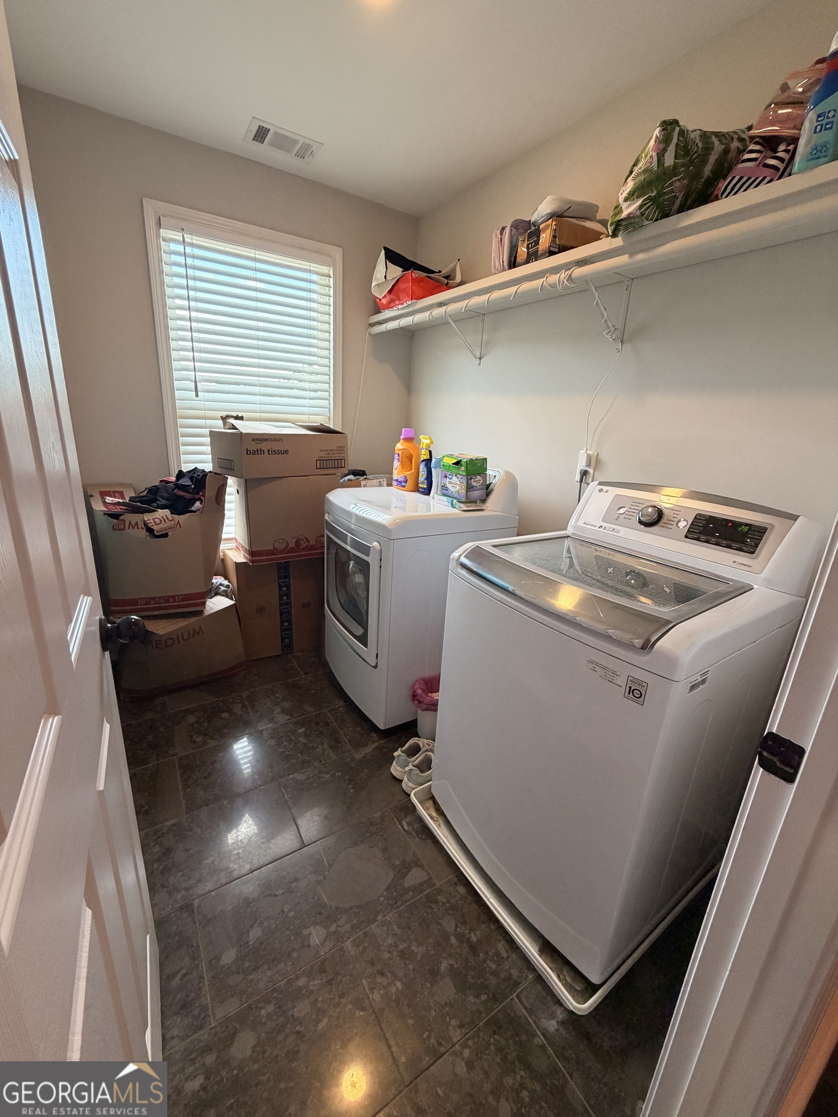 892 Perimeter Road Property Photo 20