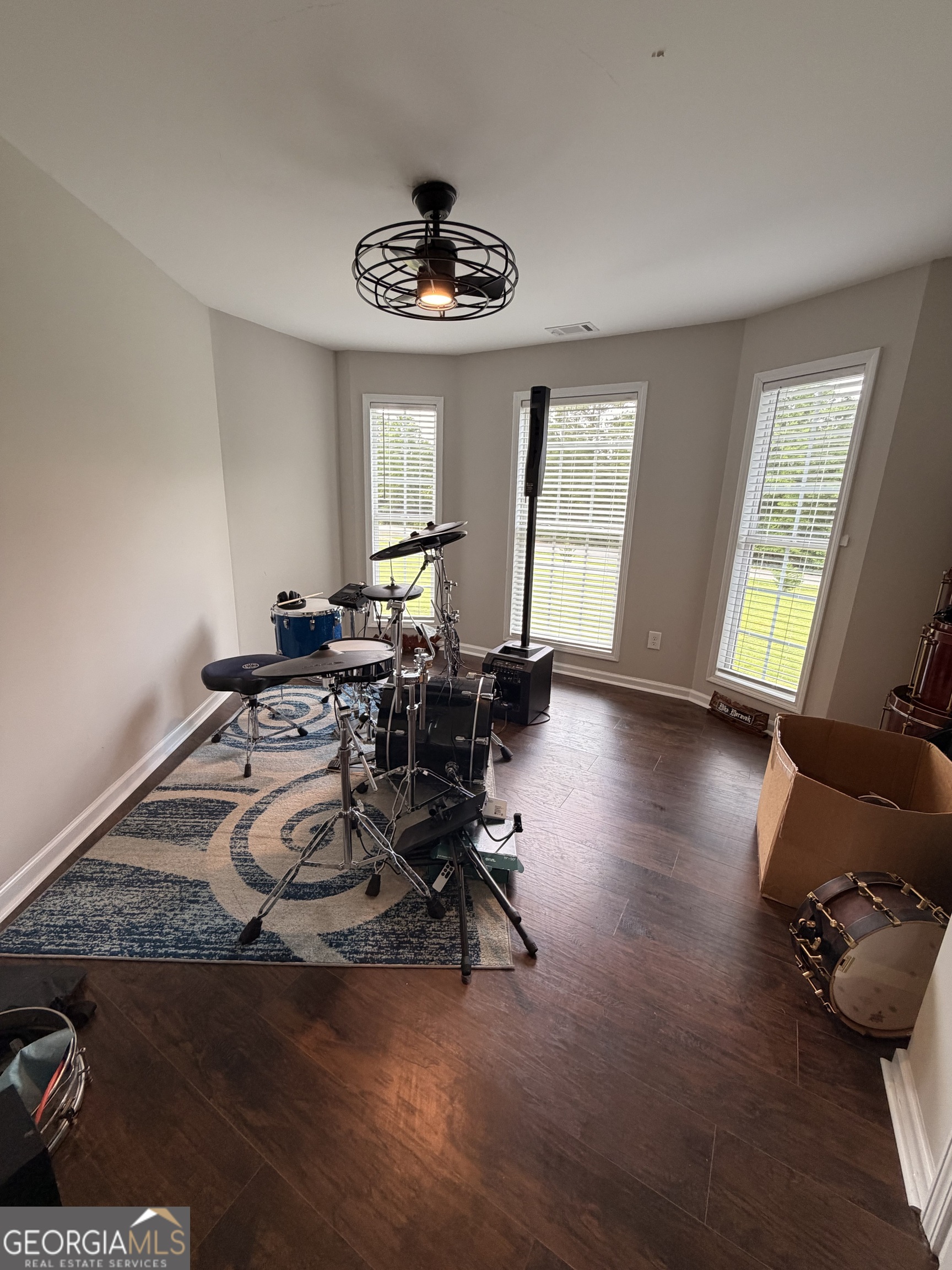 892 Perimeter Road Property Photo 23