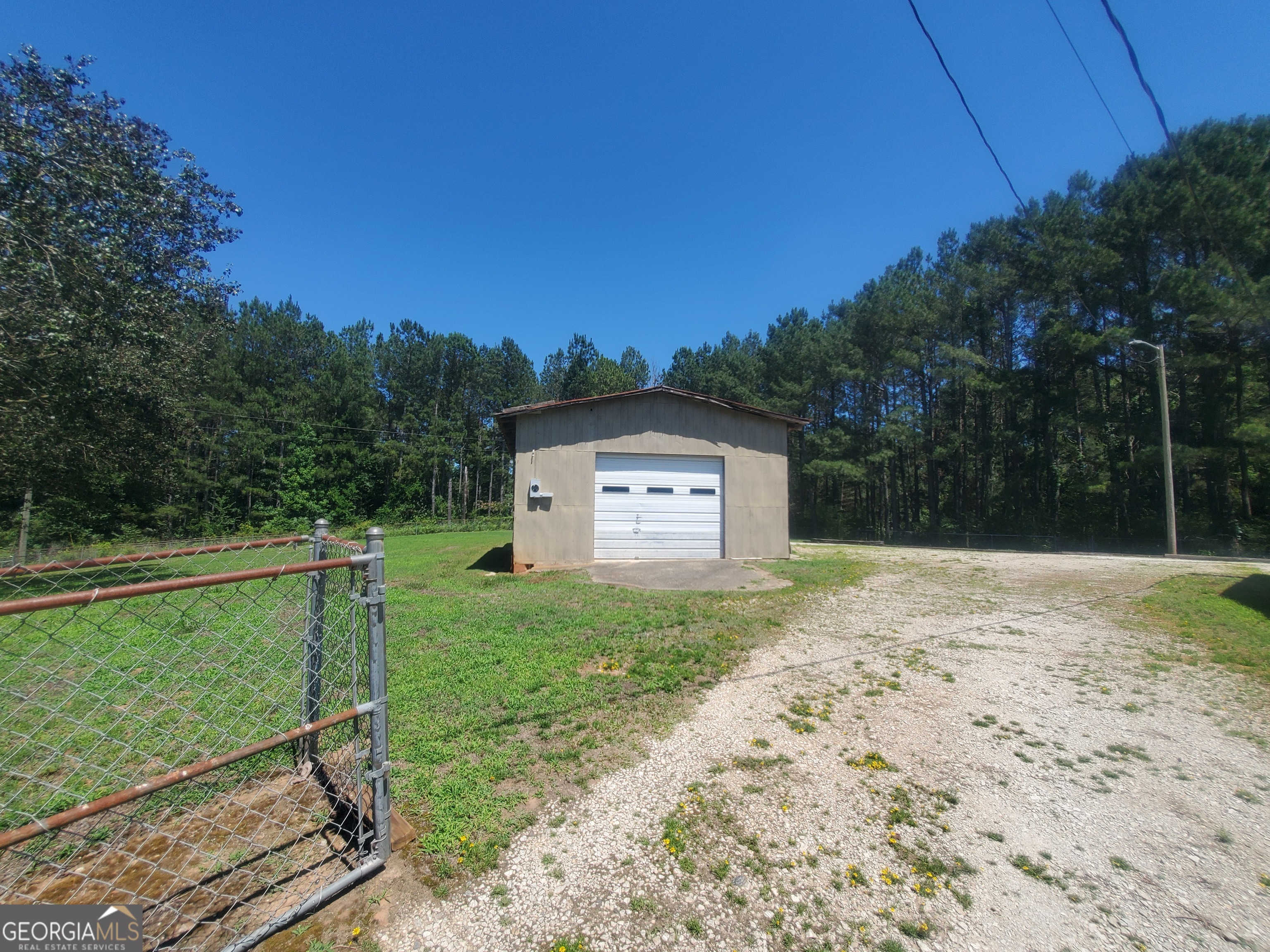 2021 Red Hill Road Property Photo 3