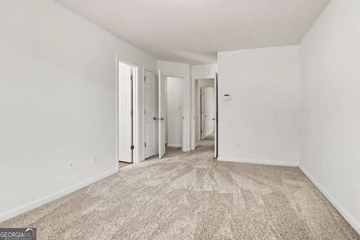 5305 Oakley Commons Boulevard Property Photo 15