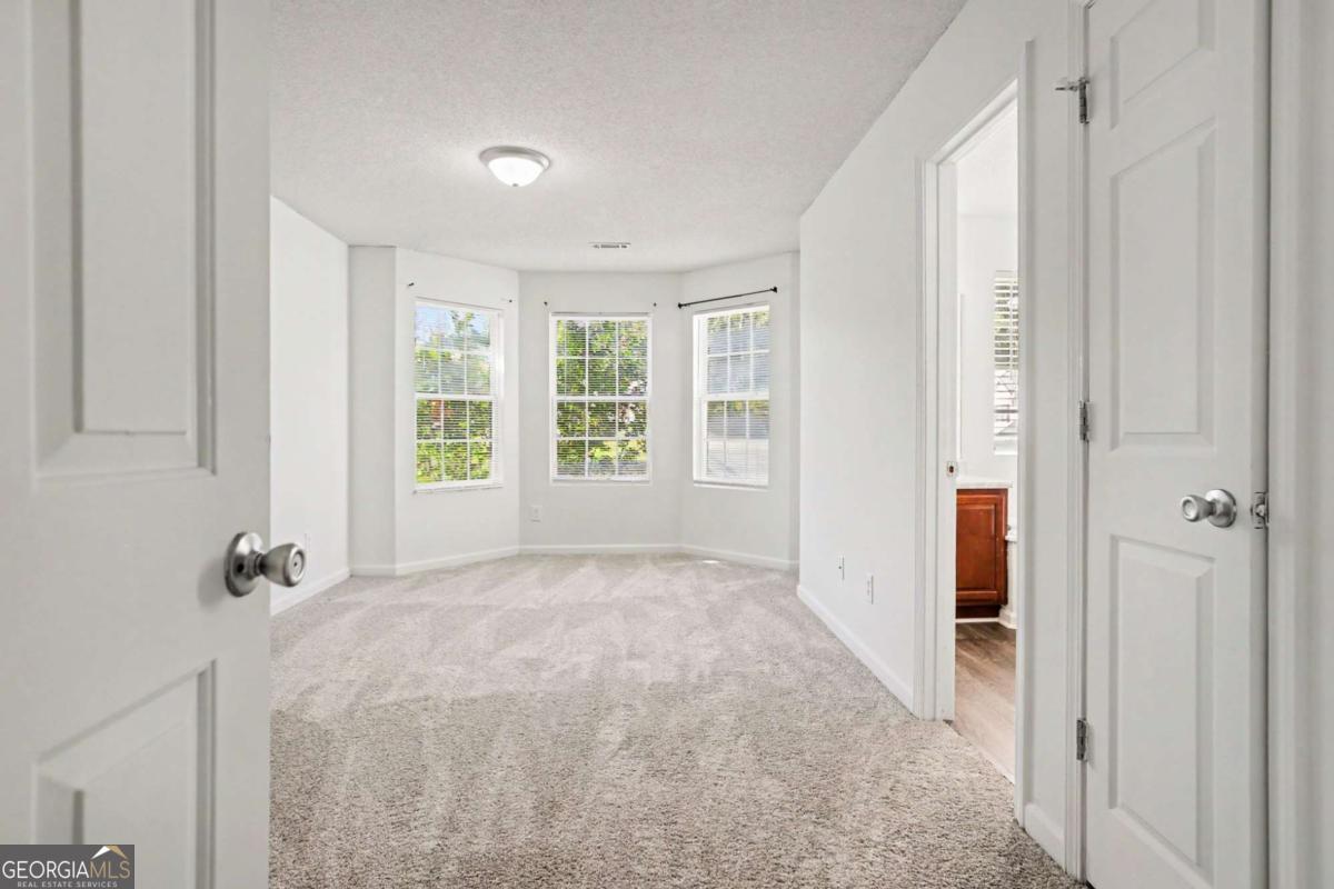 5305 Oakley Commons Boulevard Property Photo 17