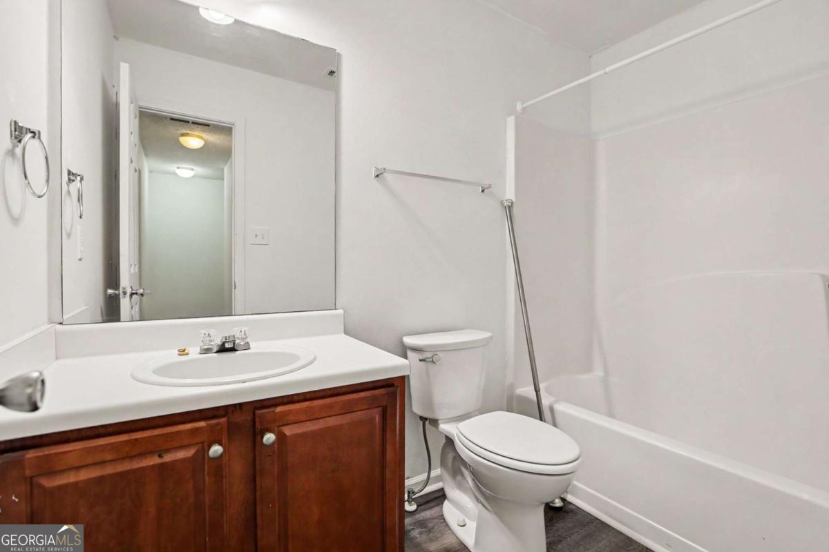 5305 Oakley Commons Boulevard Property Photo 18