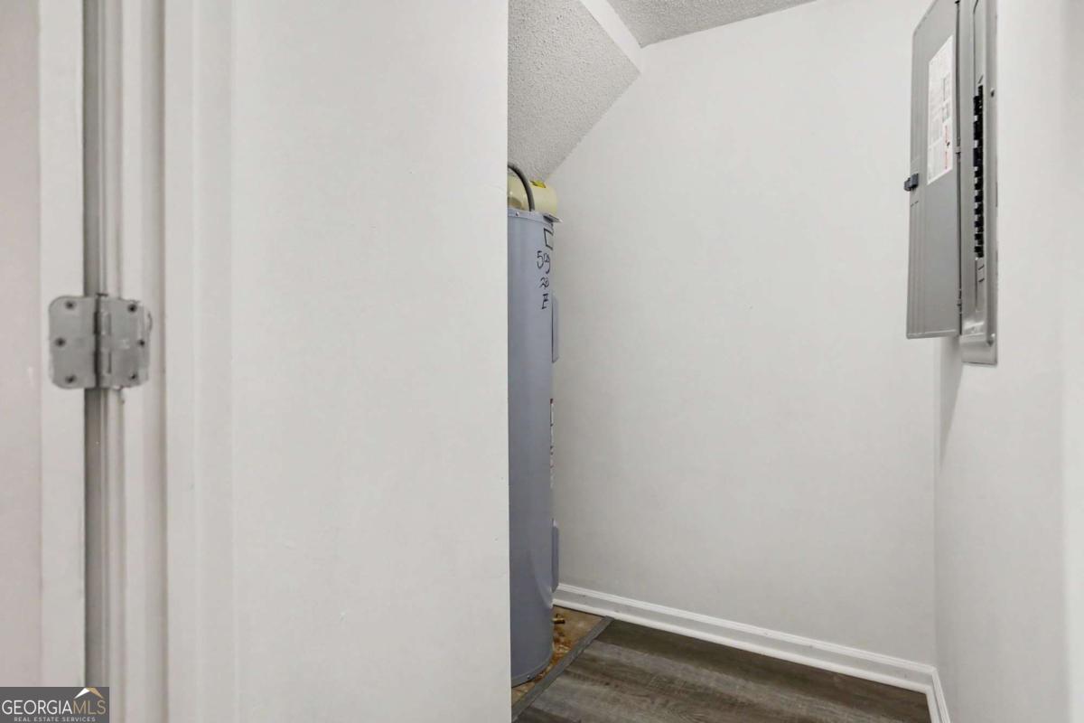 5305 Oakley Commons Boulevard Property Photo 25