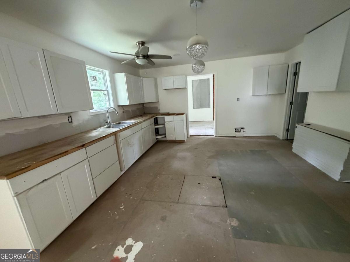 1551 Broad Street Ne Property Photo 2