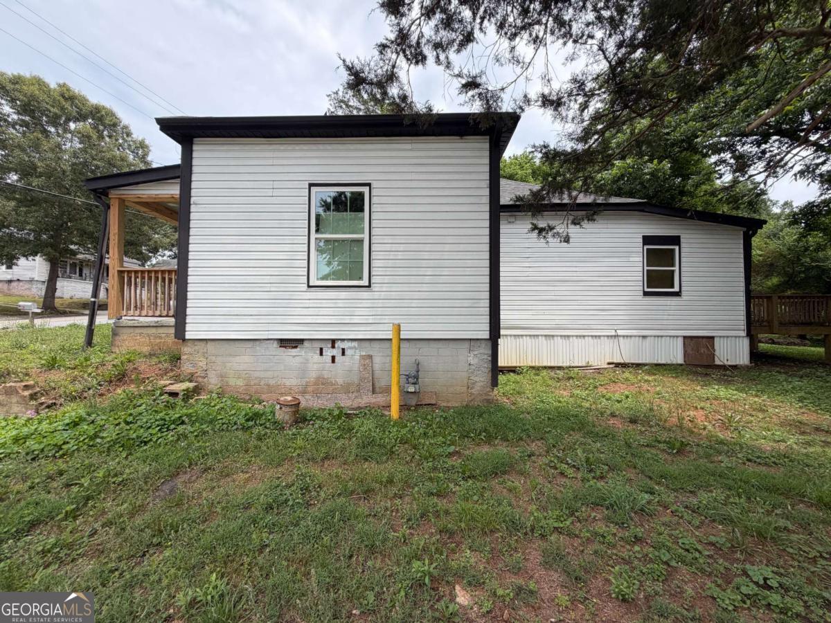 1551 Broad Street Ne Property Photo 8