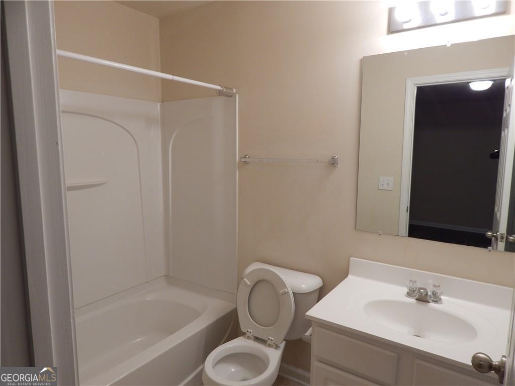 2199 Landing Walk Drive Property Photo 11