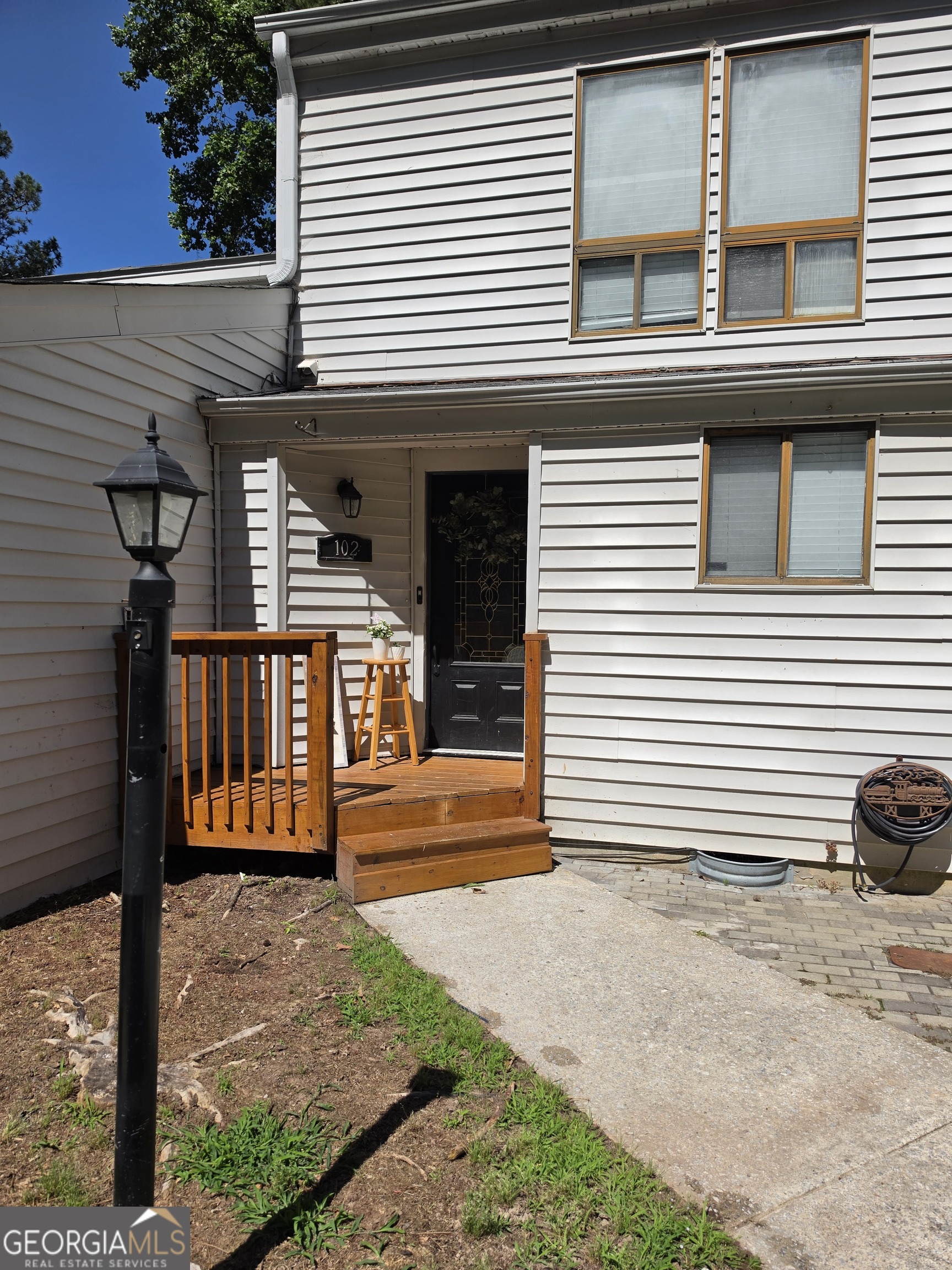102 Oak Place Property Photo 1