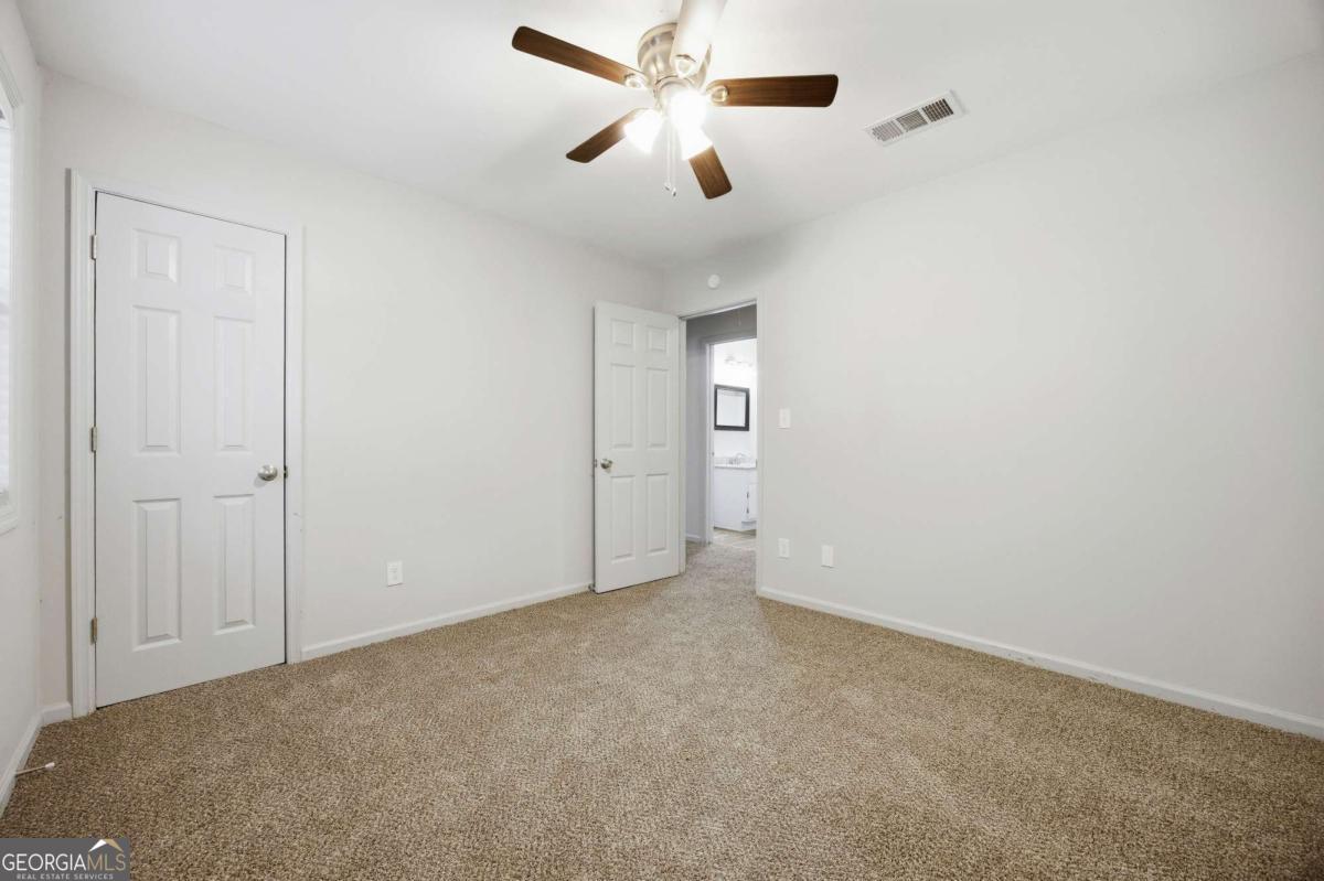 490 Summerfield Drive Property Photo 12