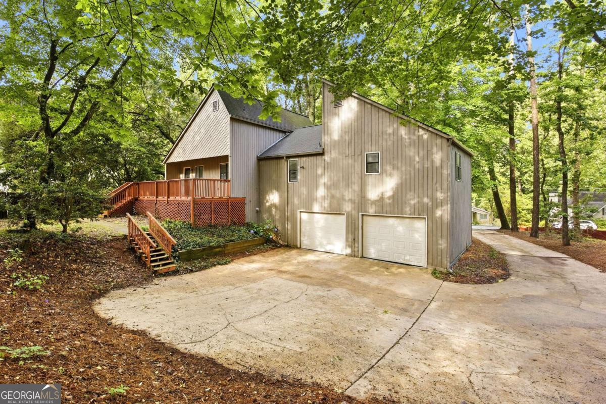 490 Summerfield Drive Property Photo 16
