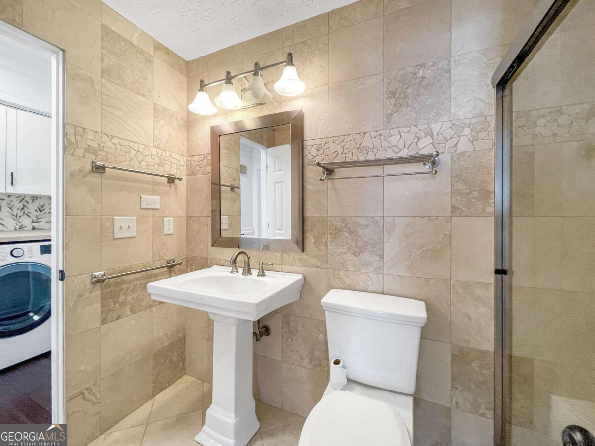 3145 Queens Walk Ne Property Photo 10