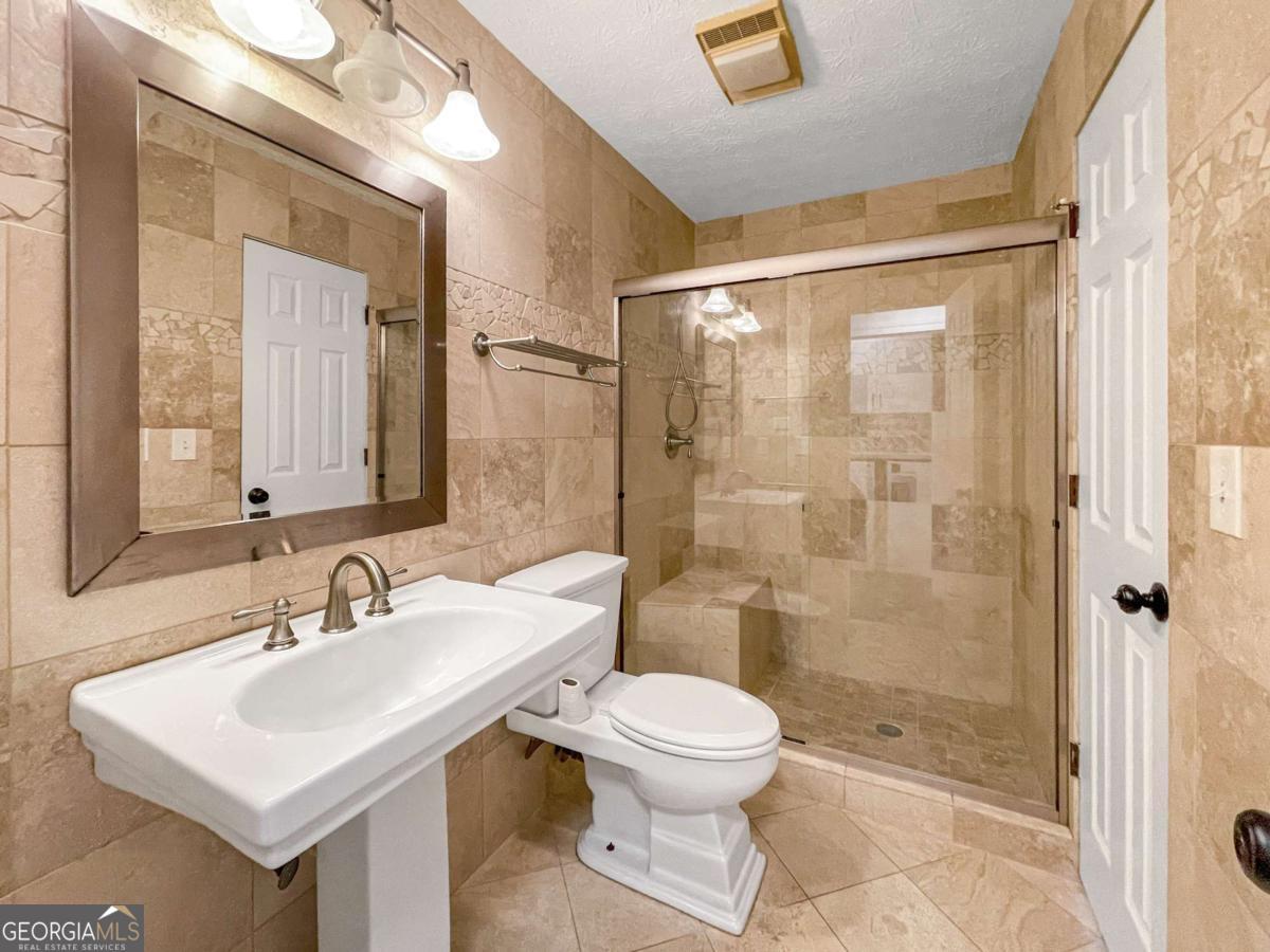 3145 Queens Walk Ne Property Photo 11
