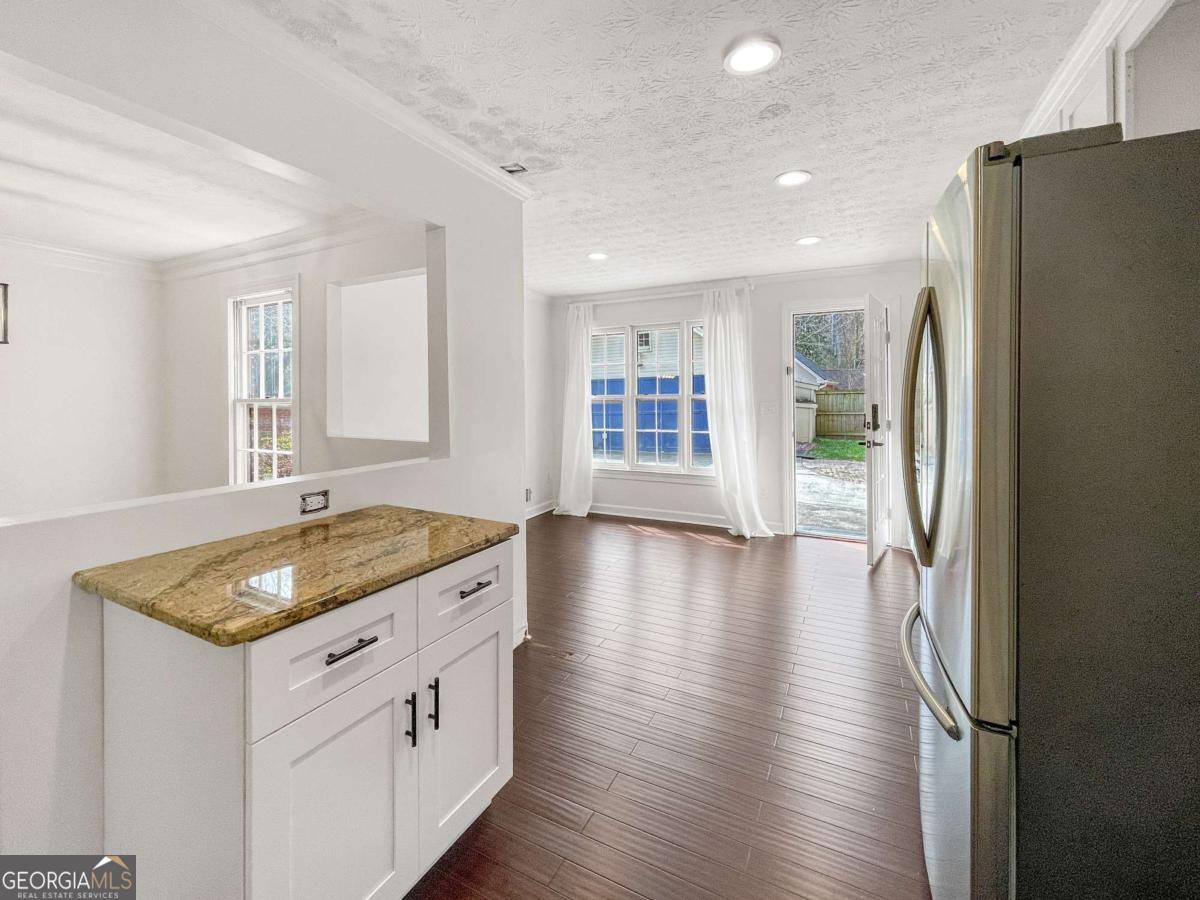 3145 Queens Walk Ne Property Photo 16