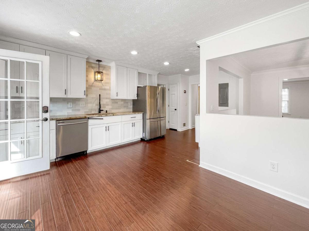 3145 Queens Walk Ne Property Photo 17