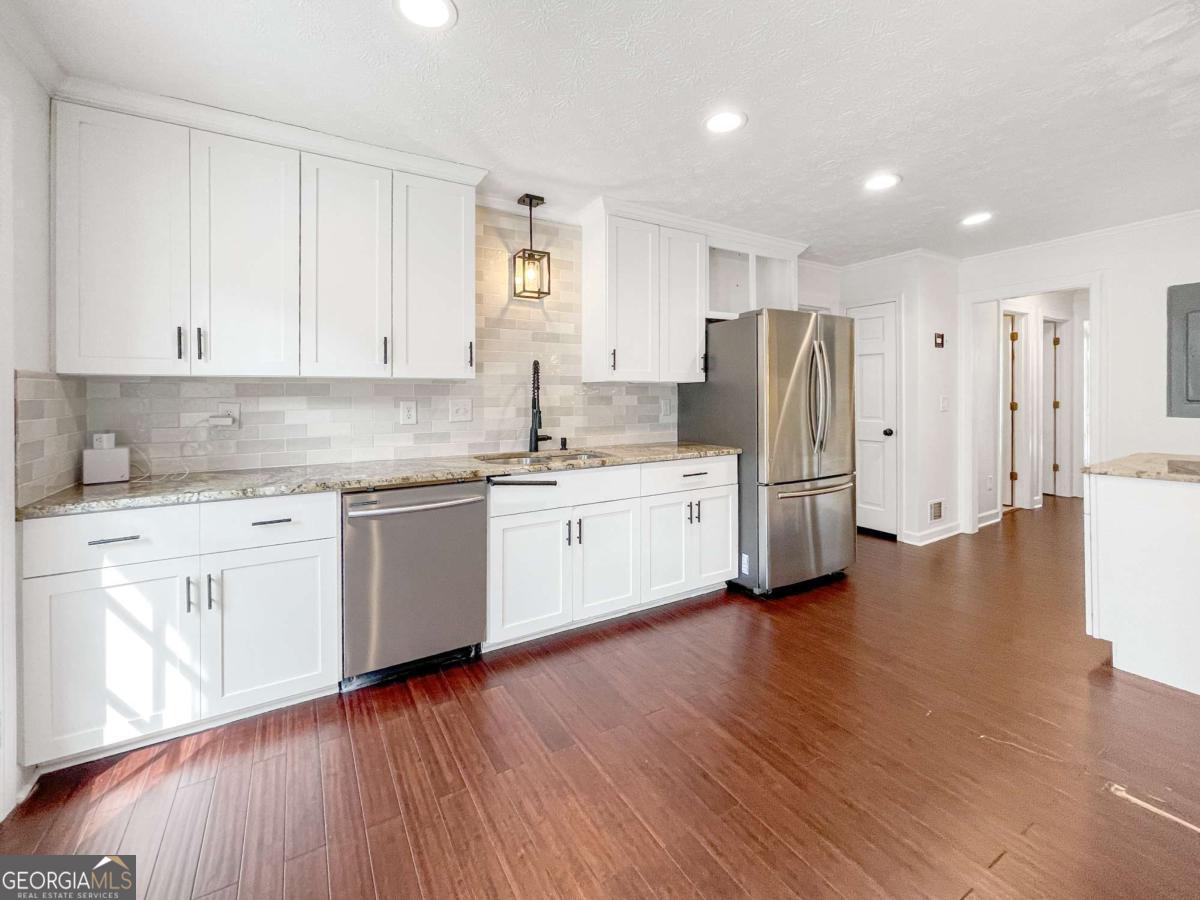 3145 Queens Walk Ne Property Photo 18